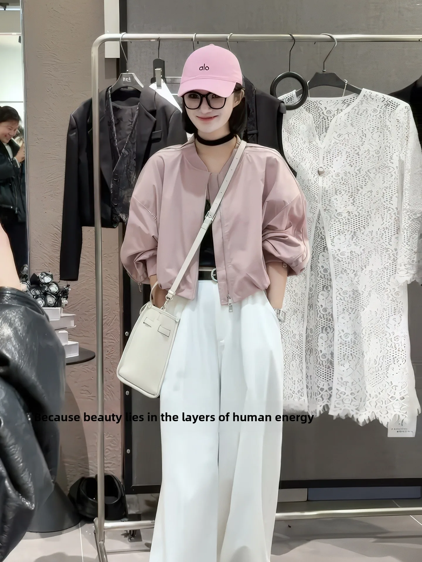 

Fashionable Pink Short Jacket Women's Spring 2026 New Loose Zipper Korean Style Top for Small Figures Anti-Aging