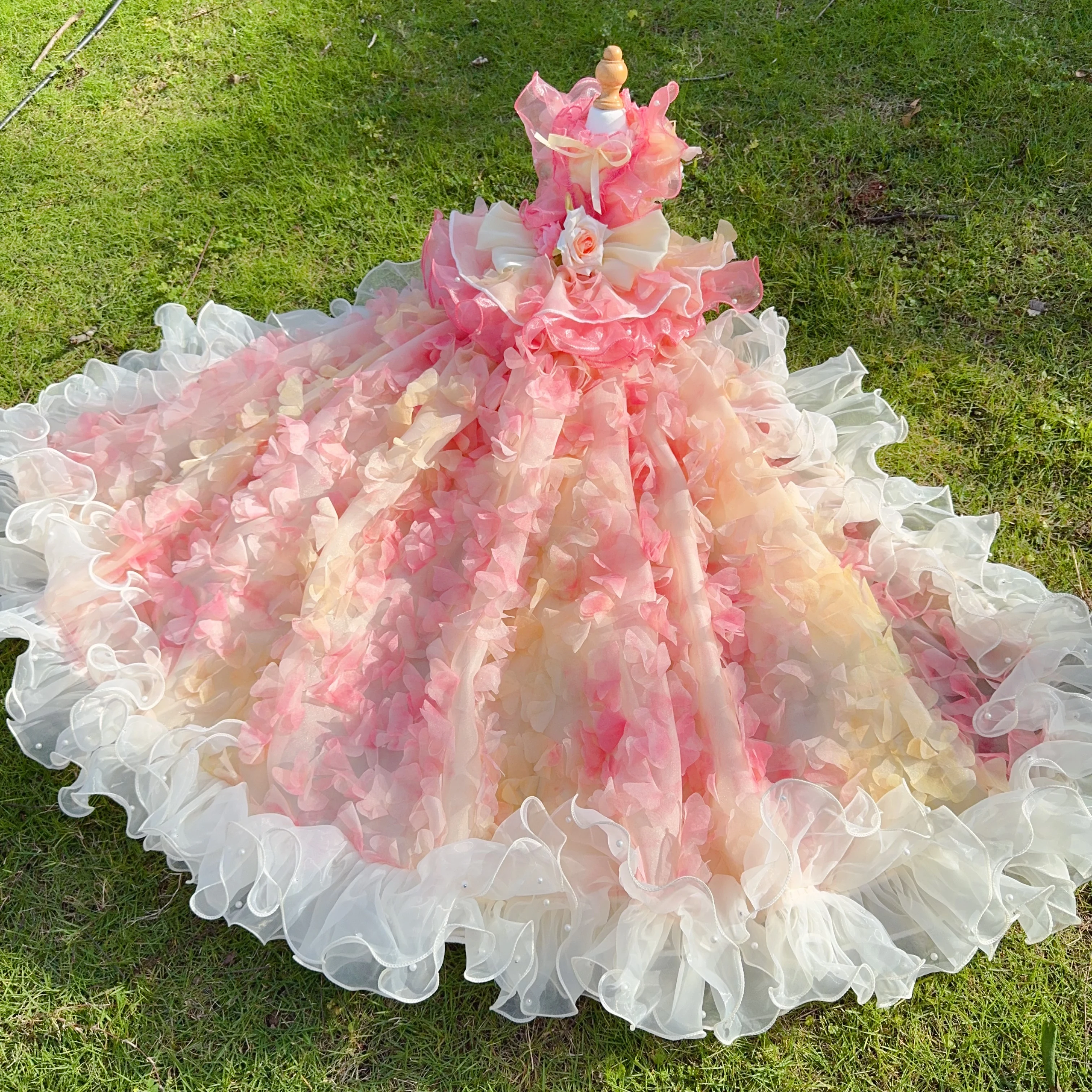 

Luxury Handmade Pet Dog Clothes Fashion Pink Flower Bow Long Tail Lace Princess Dresses For Small Medium Dog Puppy Party Cloting
