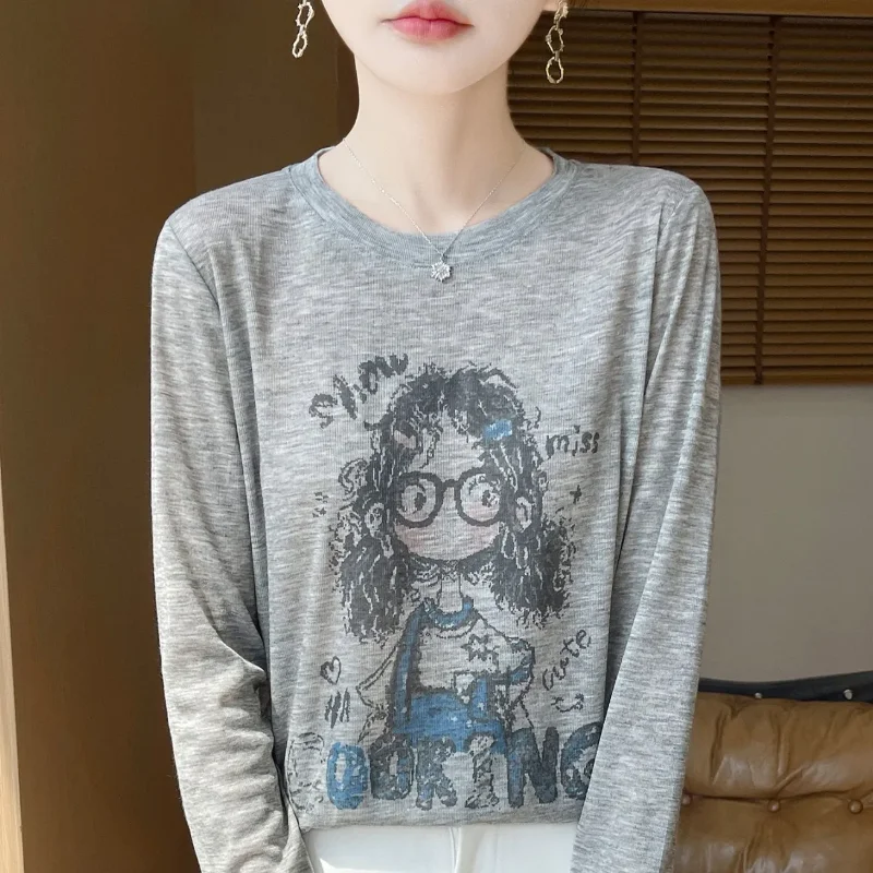 

Осенняя футболка с длинными рукавами и принтом, свободная блузка с героями мультфильмов, новинка 2025, уменьшающий возраст топ, тонкая внутренняя одежда