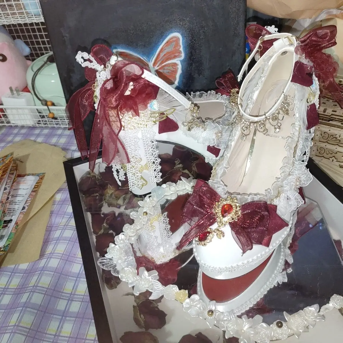Chaussures de mariage Lolita pour femmes, talons hauts faits à la main, couleur contrastée rouge, fleur