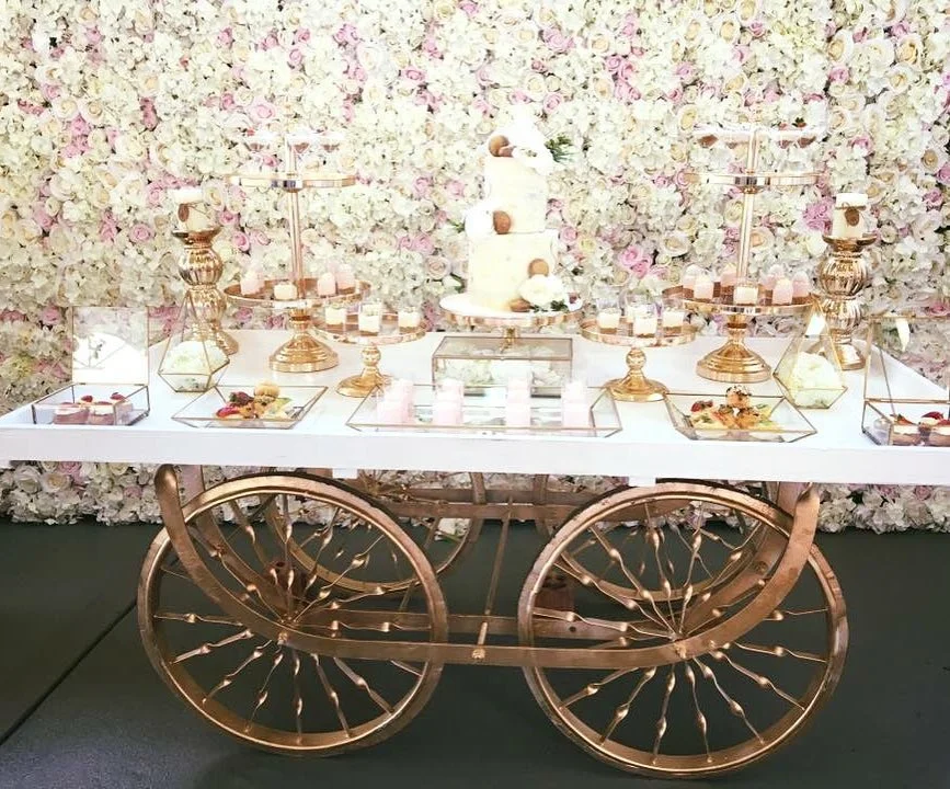 Hot Sale Modern Style Desert Cart Wedding Decoration With Metal Flower And Candy Cart