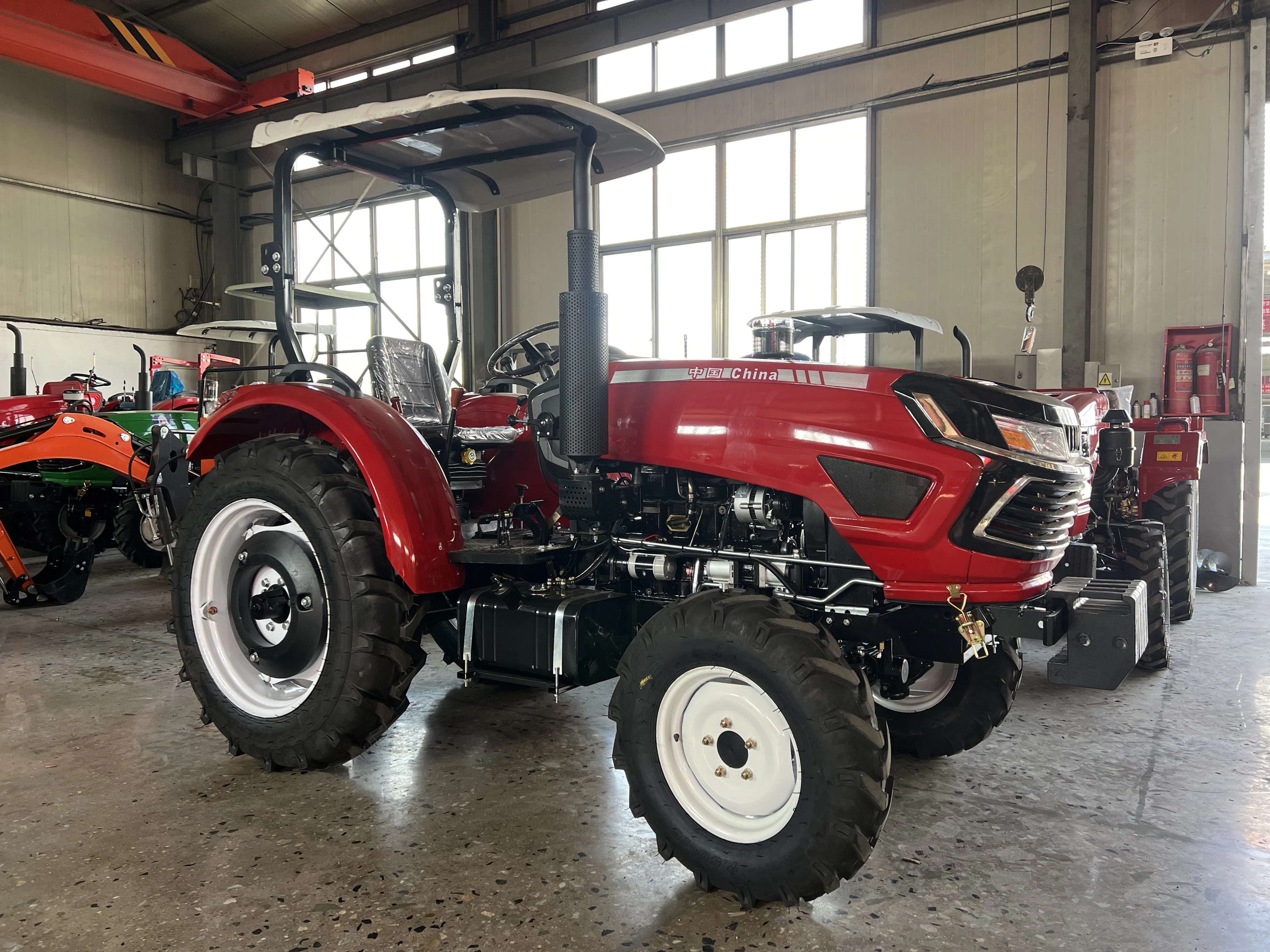 4×4 Agricultural Farm Tractor, Farm Tractor with Optional Lawn Mower for Farm Work