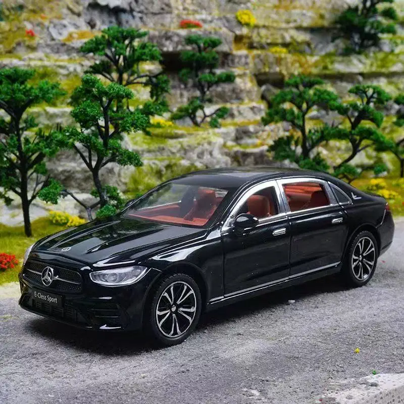 1:24 Mercedes Benz E300L E-cless Sport Simulation Diecast Metal Alloy Model car Sound Light Pull Back Collection Kids Toy Gift