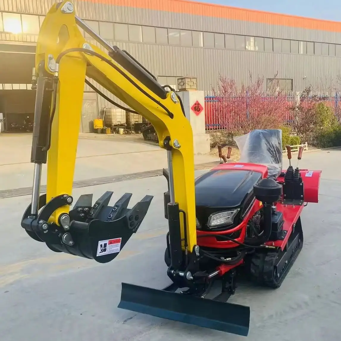 Customized High-Traction 22HP Crawler Tractor Tiller Mini Cultivator With Excavator For Sandy Soil Garden