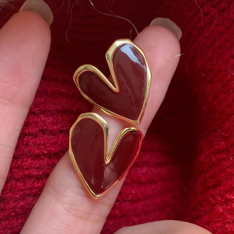 Girls Cute Red Enamel Oil Heart Stud Earrings Party Elegant Jewelry Golden Color Metal Geometry Trendy Earrings for Women Gift