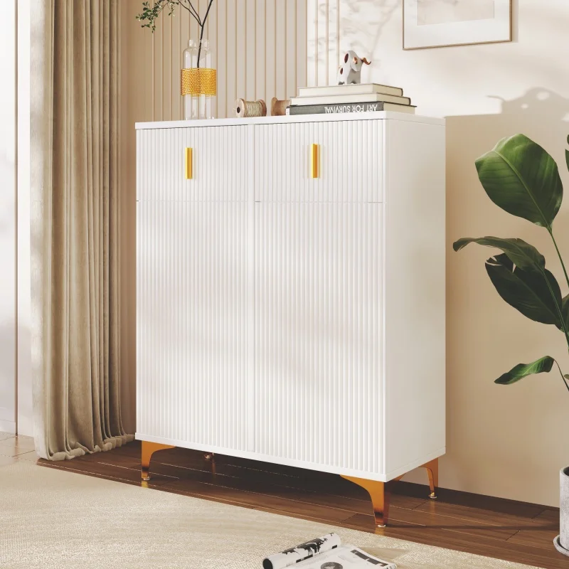 Elegante credenza/scarpe con pannelli strutturali, pavimenti intarsiati regolabili e ornamenti dorati, con cassetti