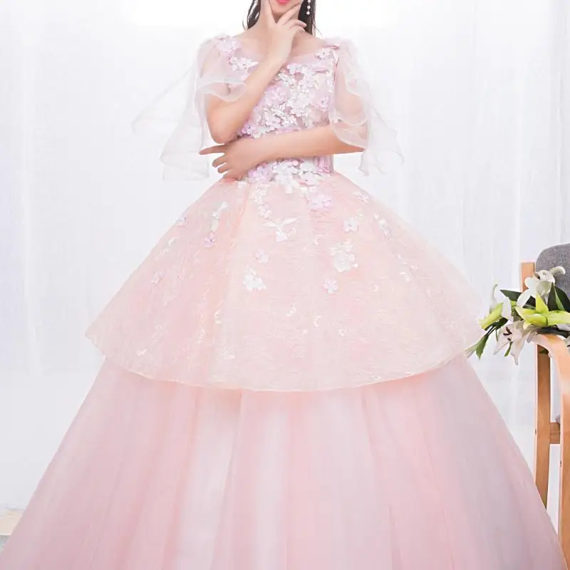 Vestidos de quinceañera de color rosa claro, dulce cuello redondo, Apliques de encaje, vestido de baile con flores, moda para mujer, Suknia Balowa escalonado personalizado