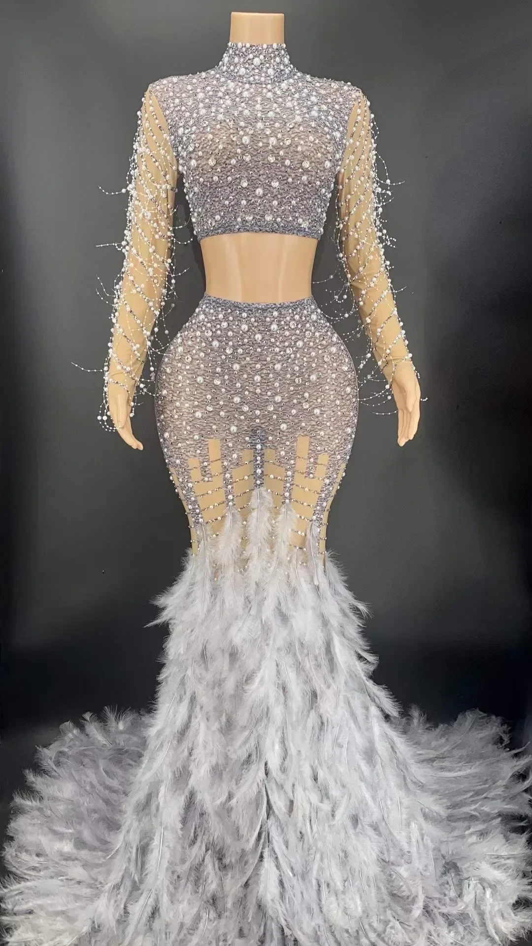 Charmantes Festzug-Kleid für Damen, glänzendes Strass-Perlen-Oberteil und lange Federn, Abendkleid, Hochzeit, elegante Bühne, Abschlussball, Königin-Kostüme