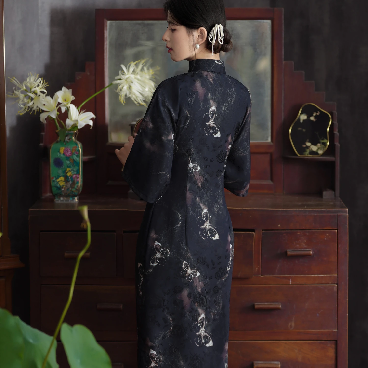 Top Quality Chinese Qipao Dress Modern 2024 Vintage Floral Black Robe Cheongsam Femme New Style Half Sleeve 23627