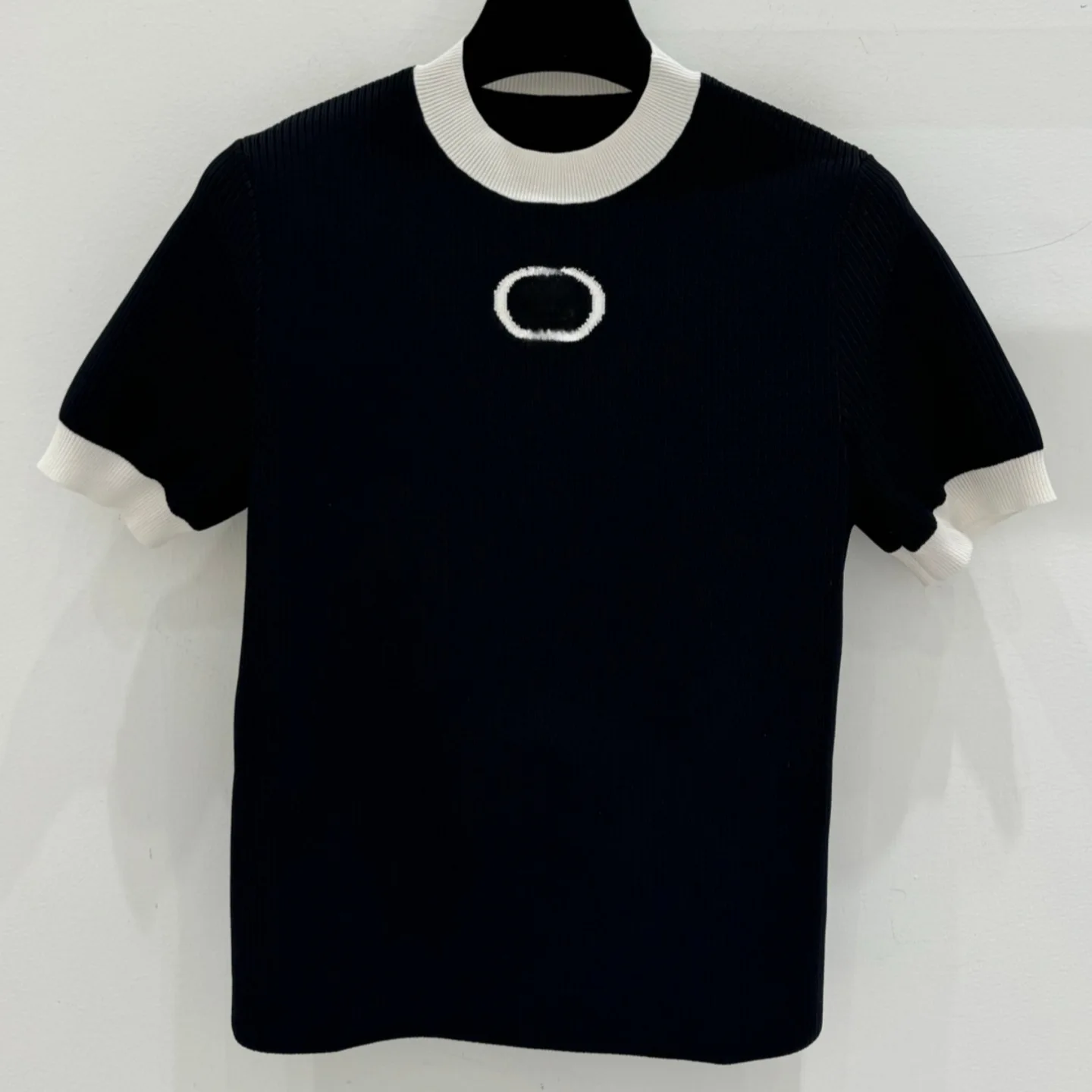 

Весна 2026: Женская приталенная трикотажная футболка с круглым вырезом и коротким рукавом, в стиле колор-блок, повседневная, удобная, трикотажная одежда