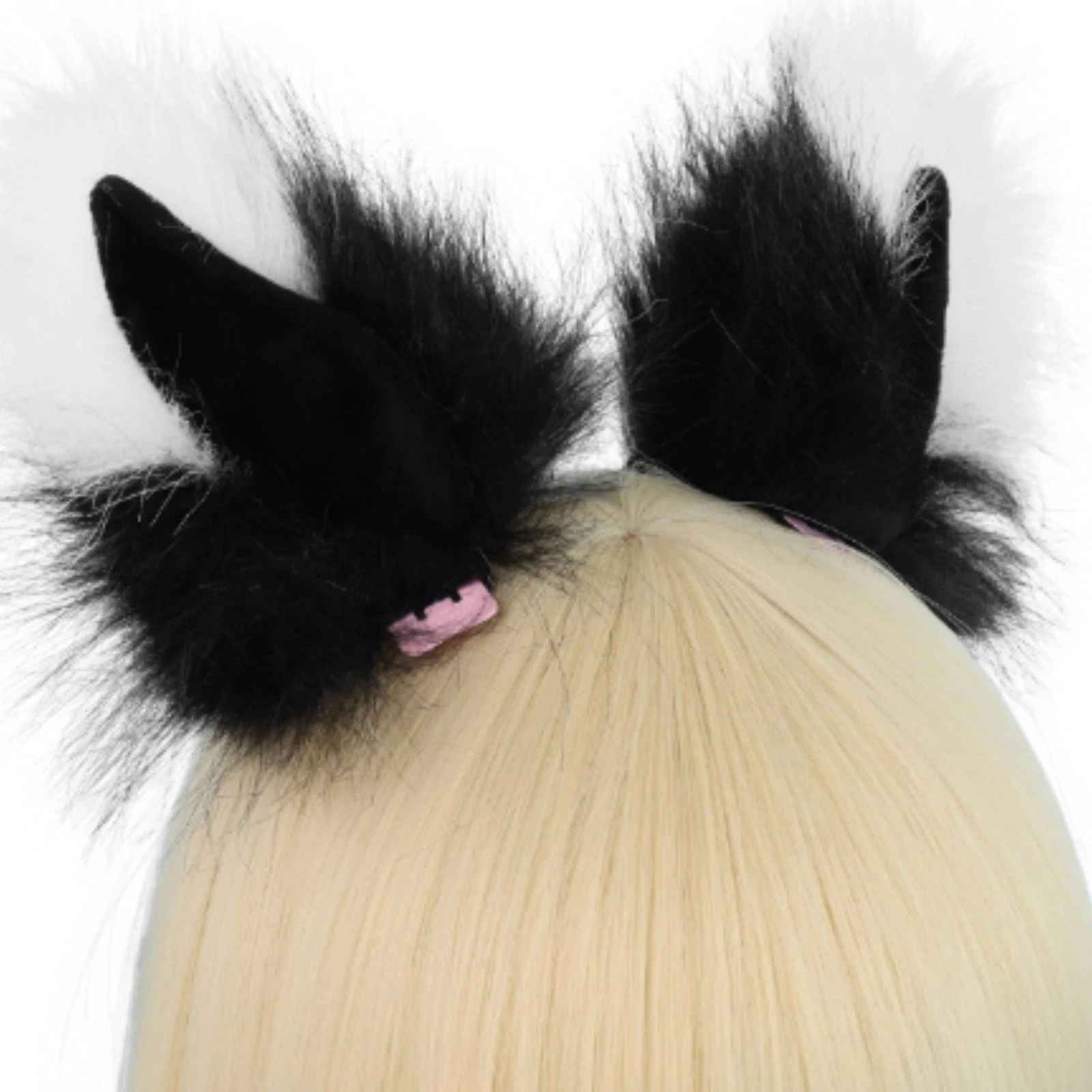 フェイクフリース素材の動物耳ヘアアクセサリー。かわいらしいソフトな猫耳ヘアクリップ。滑り止め付きで、どんな髪型にも合うフリーサイズ。