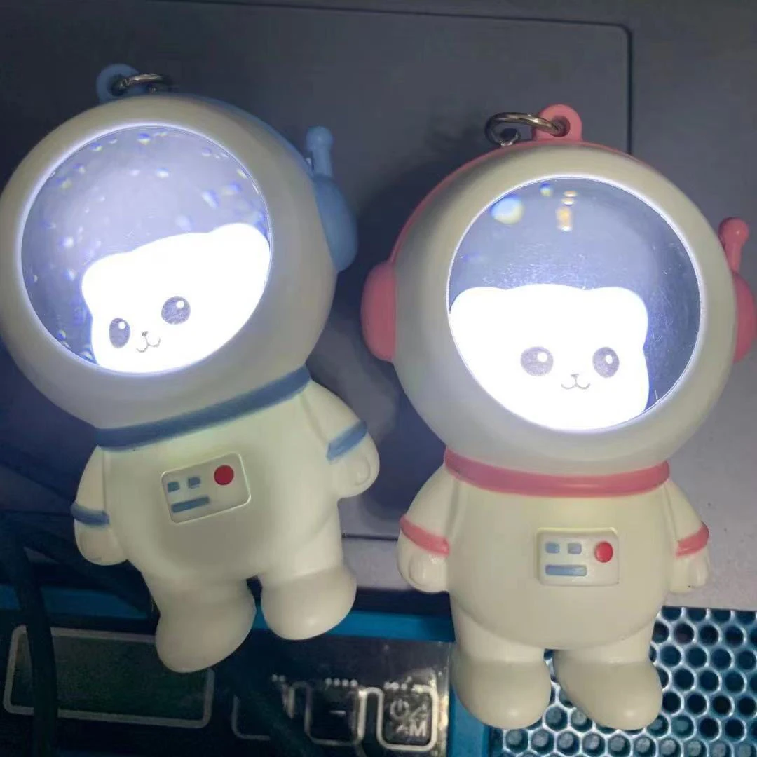 Light-emitting Cat Bear Keychain Ambient Light Bag Charm Night Light Keyring Animal Cute Cat Astronaut Keychain Bag Pendant