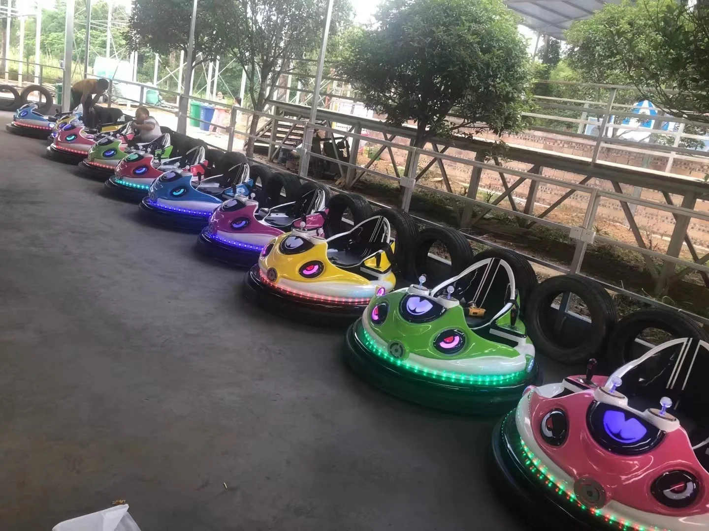 معدات ملاهي جديدة تعمل بالبطارية لعبة ملاهي للأطفال UFO سيارة ممتصة للصدمات تعمل بالعملات المعدنية #5