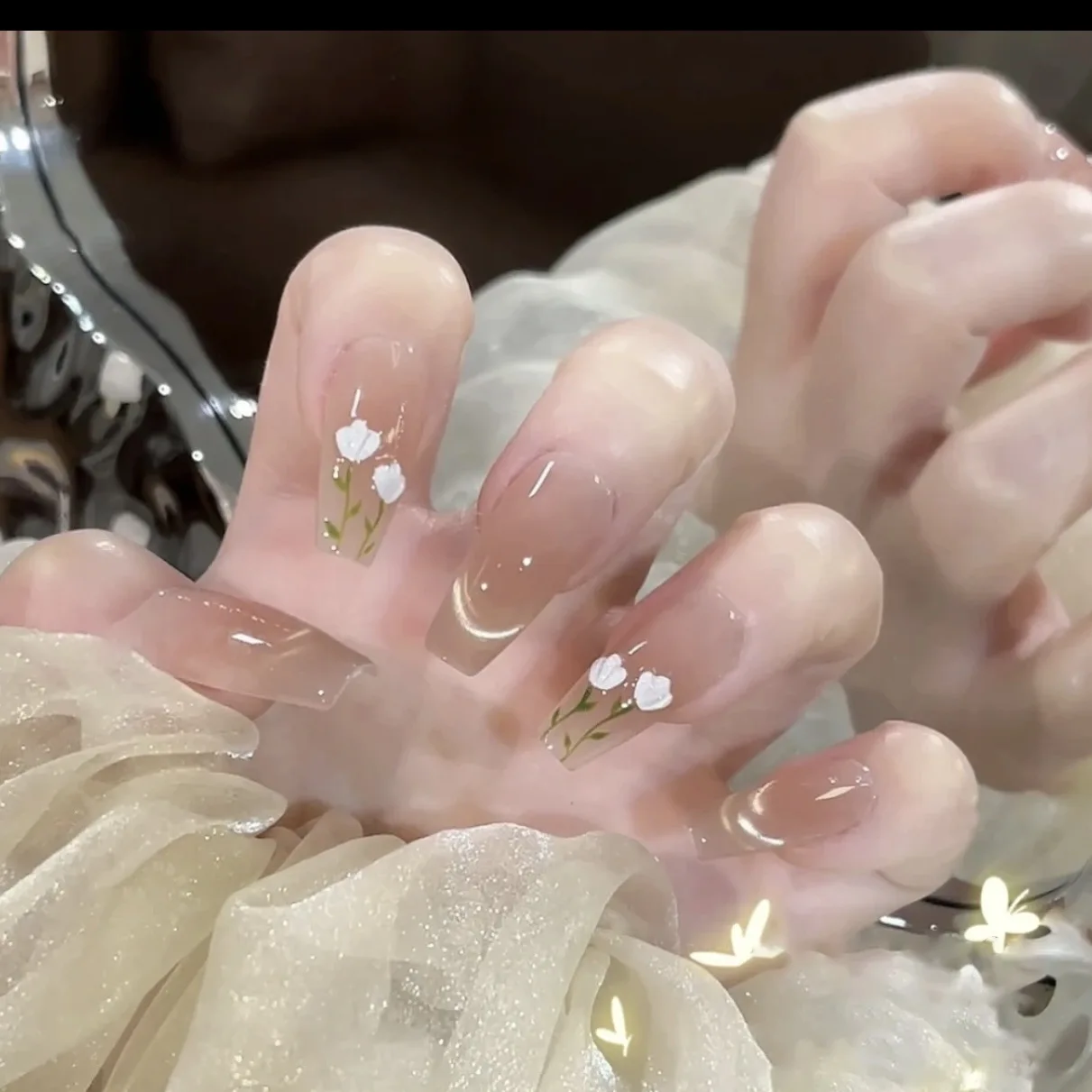 Handgemaakte Franse naakt Cat Eye Press on Nails Spring Tulip Print Zoete Koreaanse kunstnagels Draagbaar Herbruikbaar Sweet Girl Fake Nails