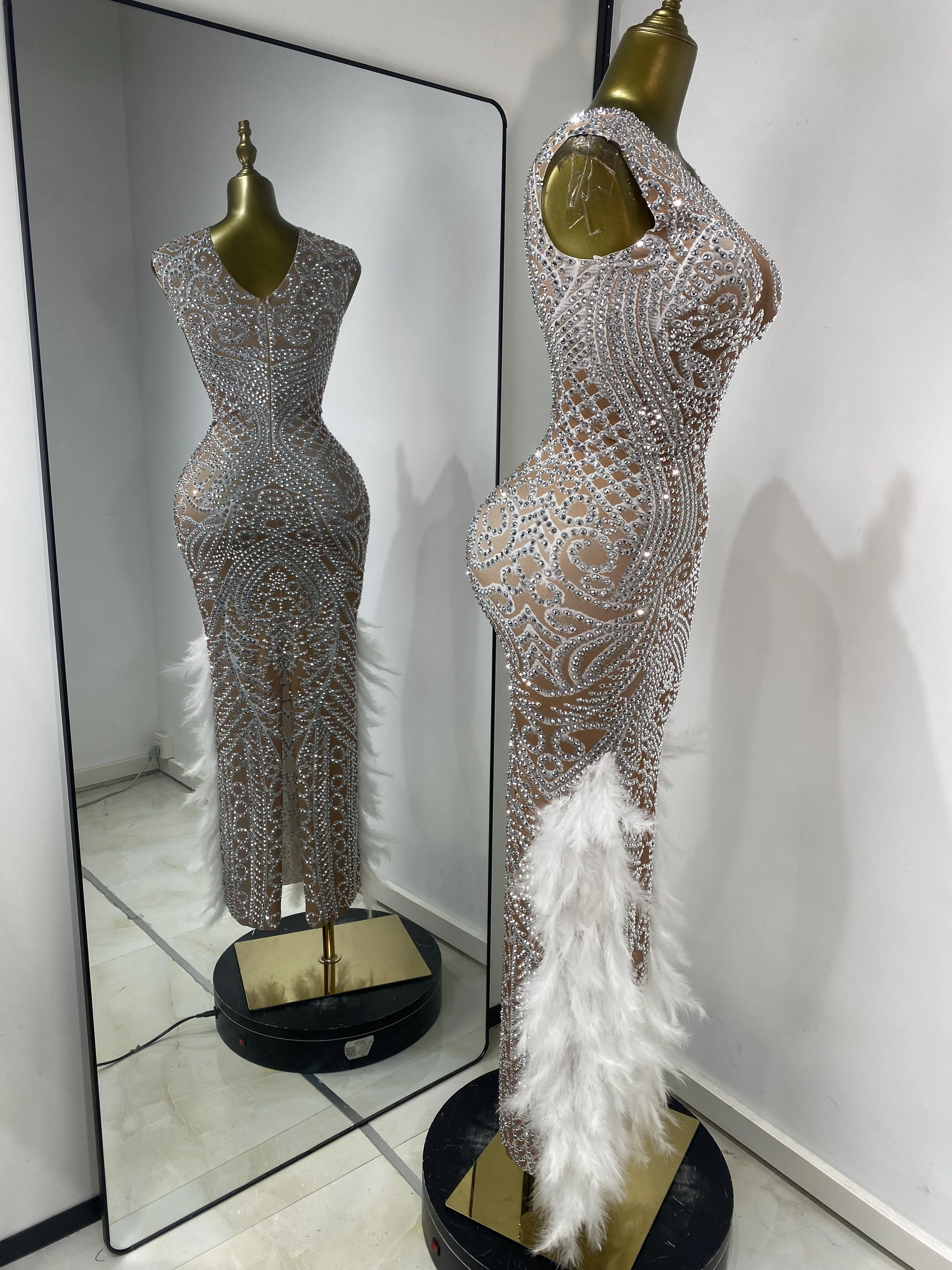 المرأة الفاخرة سباركلي الراين دنة مطبوعة الريش تنحنح فستان عيد ميلاد طويل بريق المشاهير مساء حفلة المدرج العباءات #6