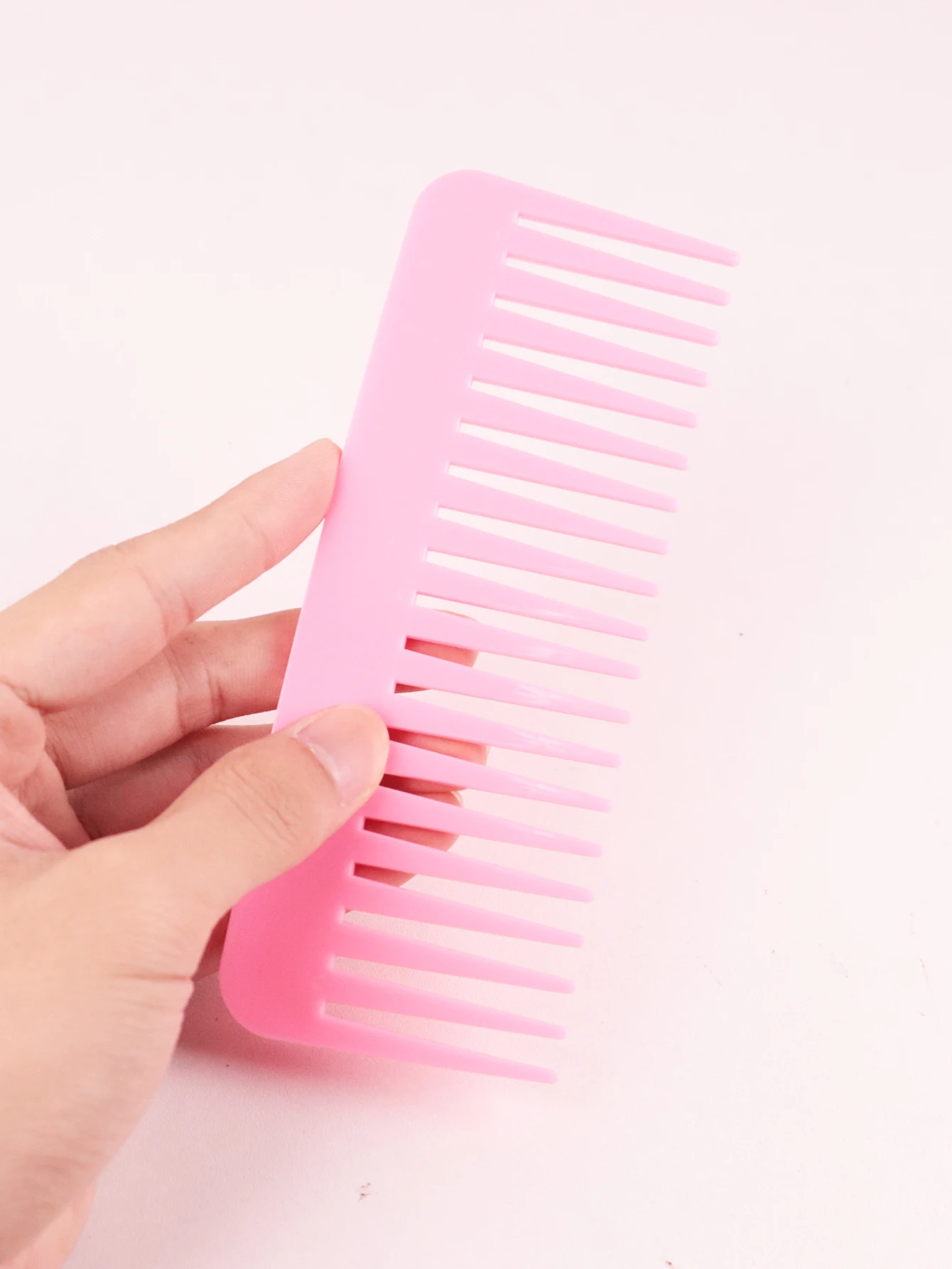 1 Thick Plastic Heat-Resistant, Anti-Static Long Toothed, Wide Toothed Salon Hairstyle Comb Special for Real Hair Wigs