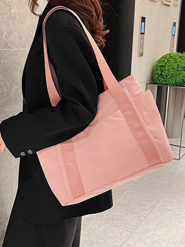 Borsa a tracolla di grande capacità per donna, borsa Casual in Nylon resistente con tasche Multiple, borsa da viaggio leggera