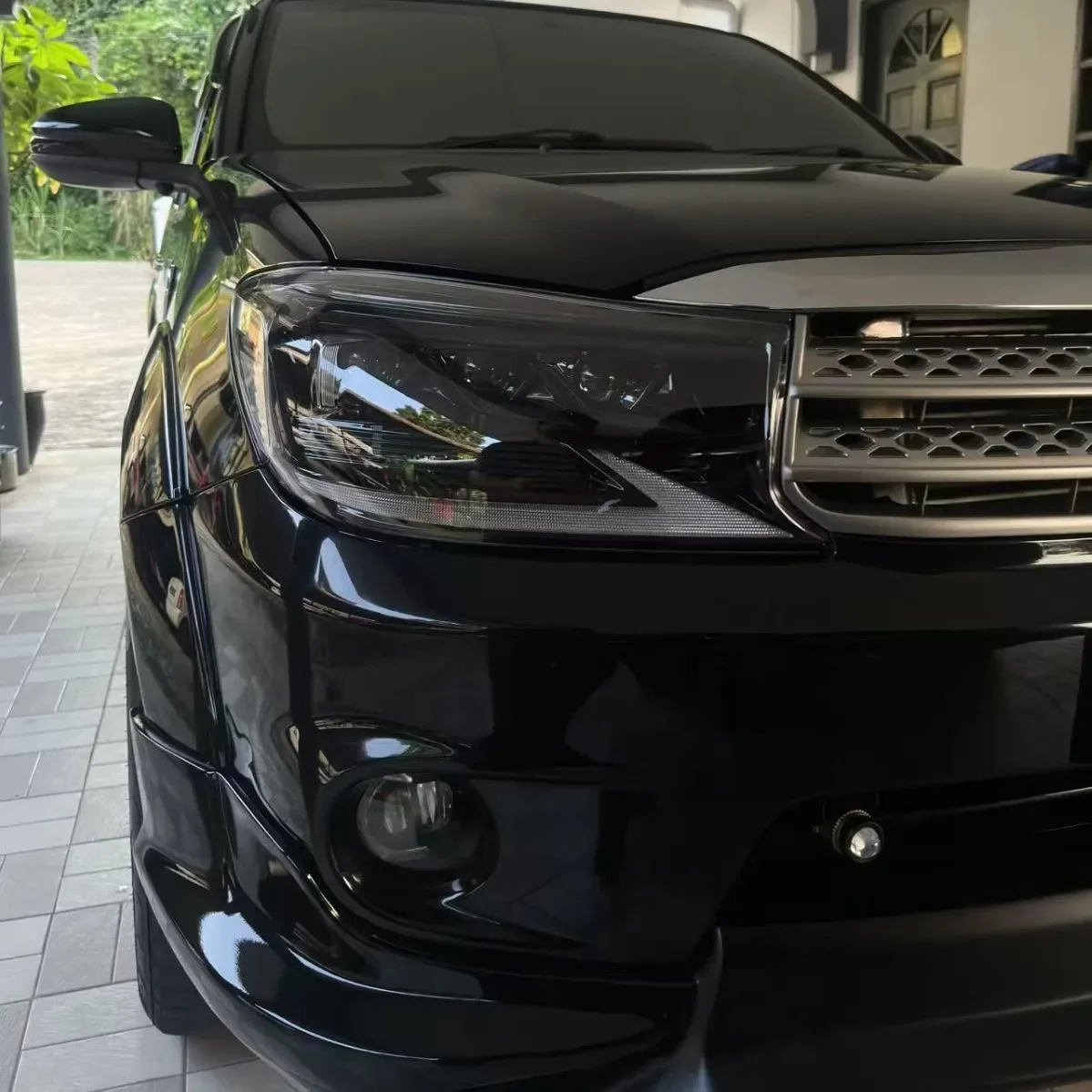 Led RGB Headlight Assembly with DRL Dymanic Flowing Turn Signal Light Modification Accessories For Toyota Fortuner 2008-2011