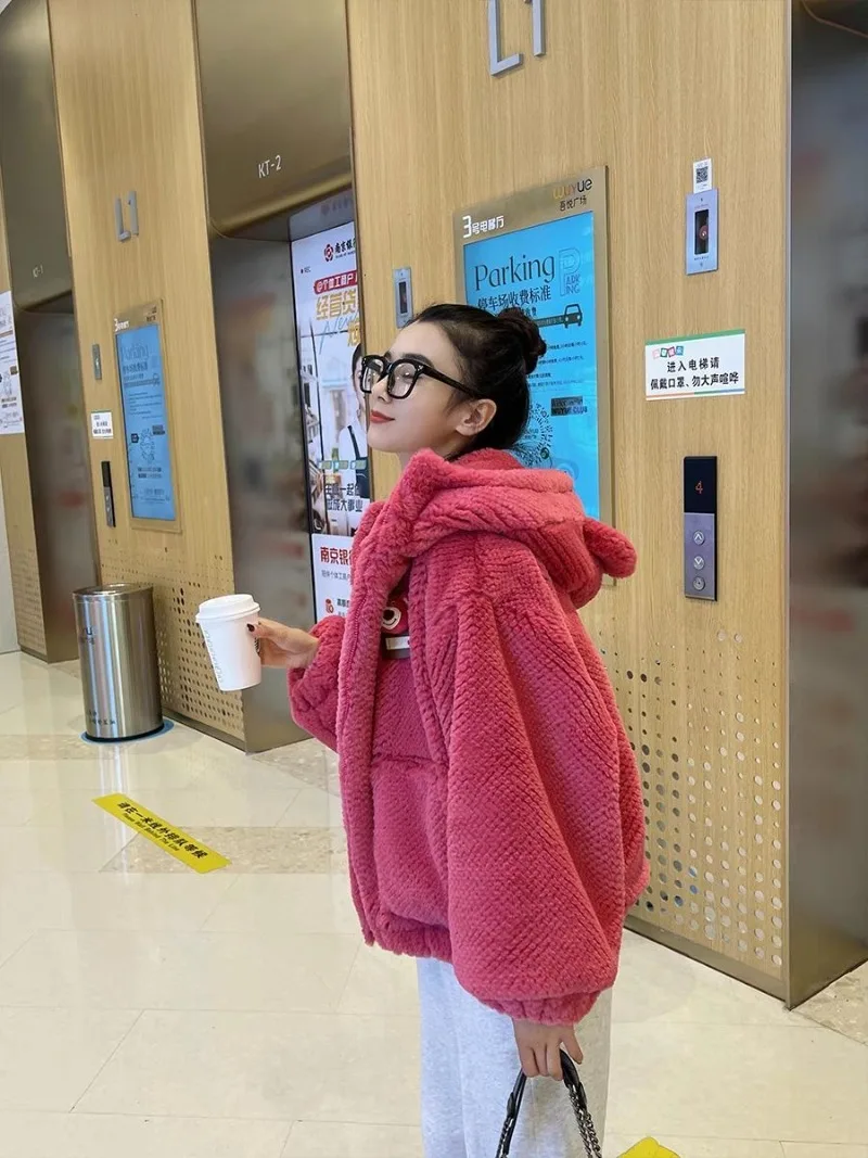 AnimePeripherals 디즈니 만화 귀여운 Lotso 자수 재킷 새로운 여성용 짧은 두꺼운 따뜻하고 편안한 재킷 모피 코트