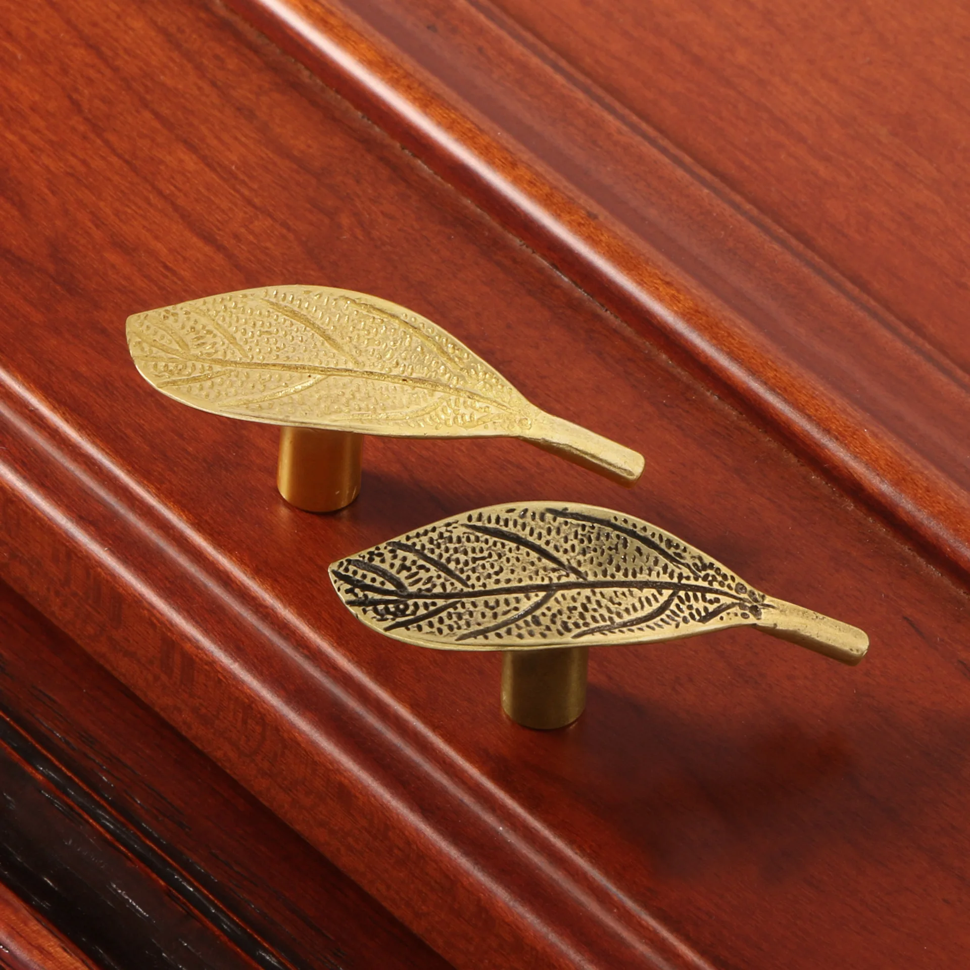 

Retro A Leaf Drawer Handle Brass Decor Cupboard Wardrobe Closet Pulls Creative Furniture Handle DIY