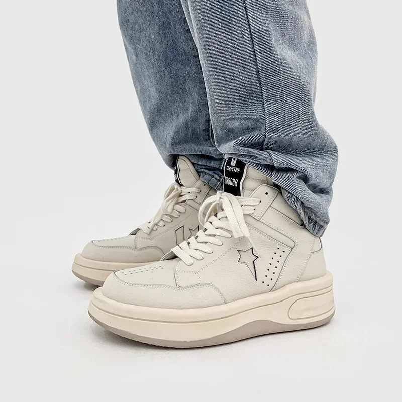 

New high-top sports shoes for men and women are fashionable, casual and breathable for men and women, increasing platform shoes