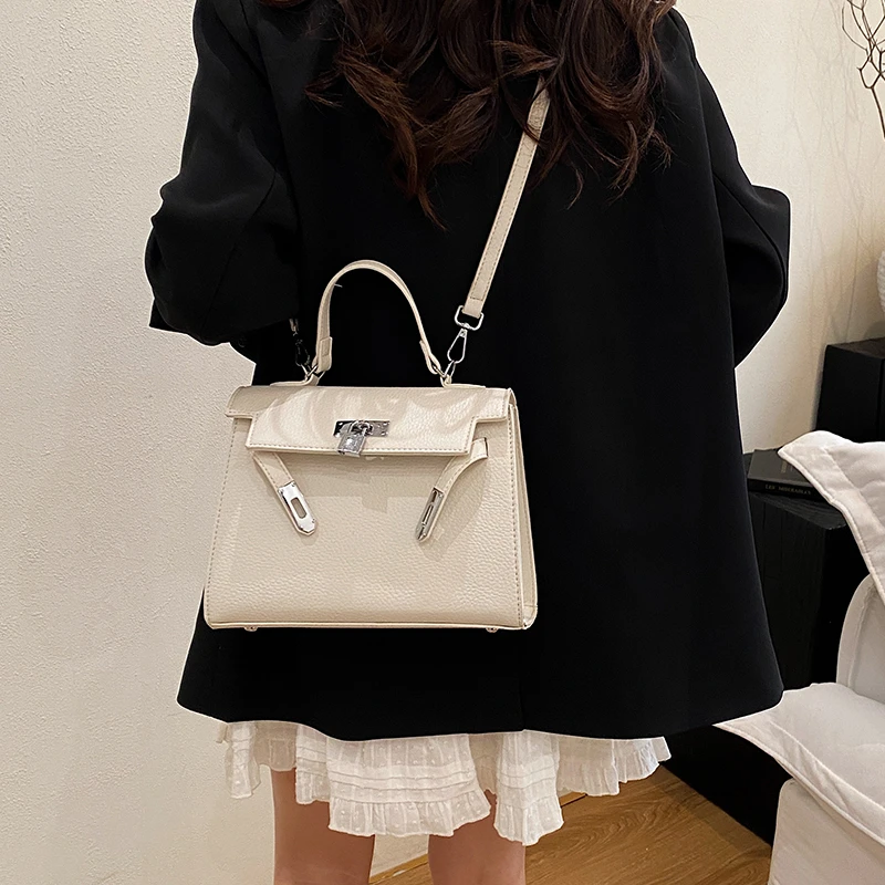 

Classic Leather Handbag Paris Fashion Luxury Crossbody Bag Women Designer Elegant Minimalist Vintage