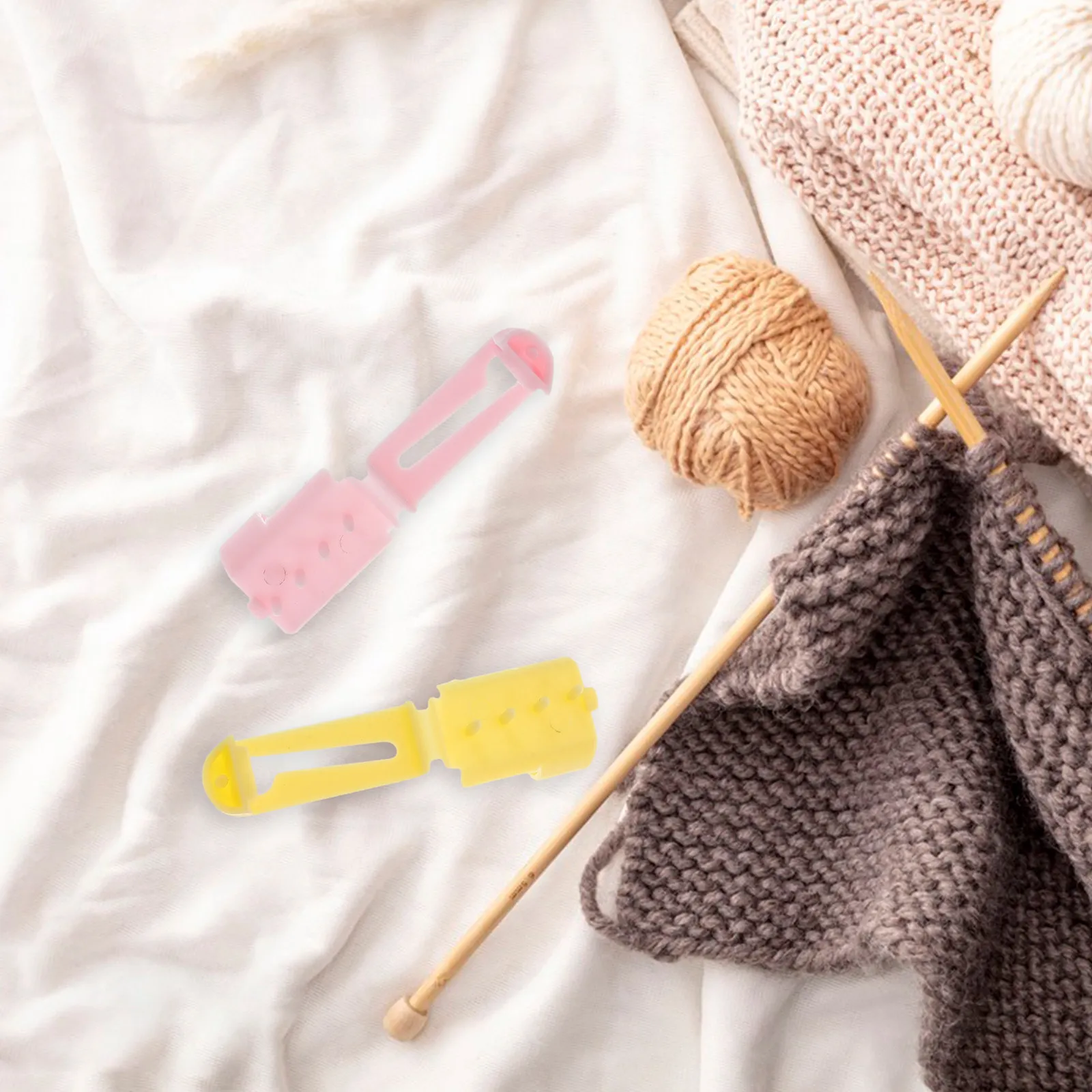 4Pcs Wooden Finger Yarn Guide Knitting Tool Set Sweater Knitting Aid Smooth Tension Control Tangling Prevention DIY Craft