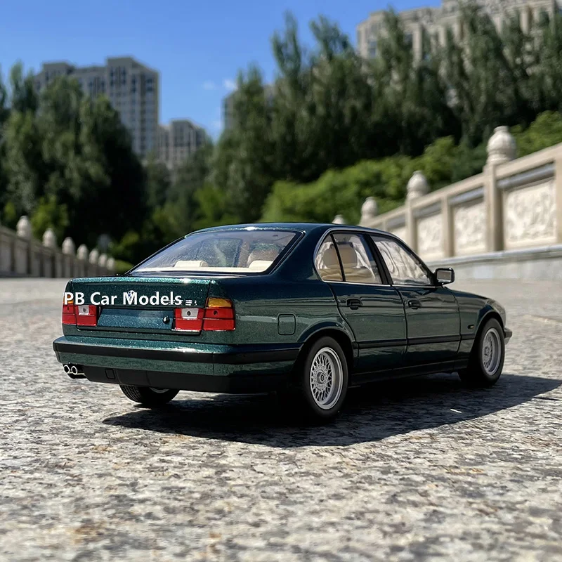 1988 535I E34 535 Minichamps Original Factory 1:18 5 Series Simulation Alloy Car Model