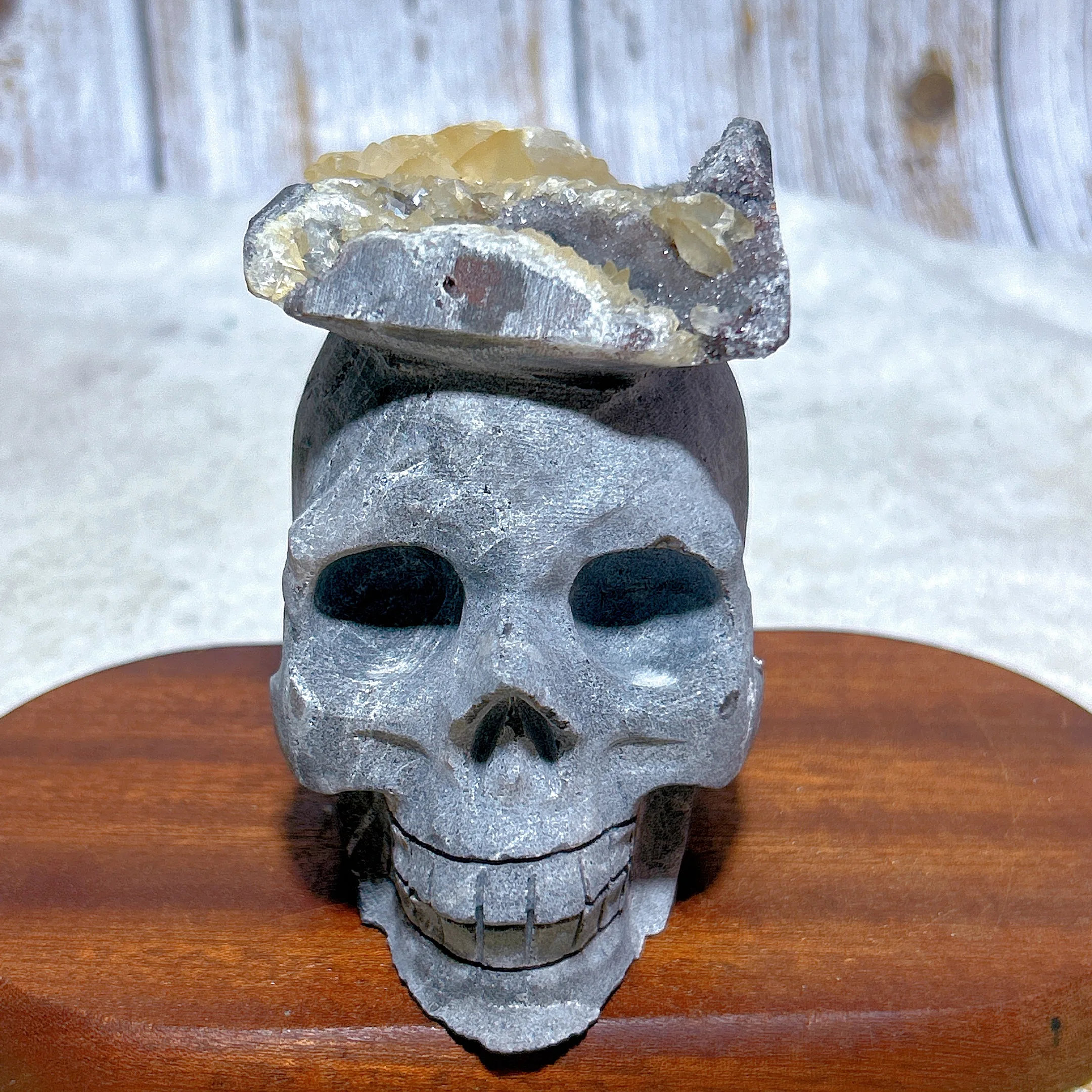 

Natural Crystal Sphalerite With Calcite Skull Carving UV Light Effect Healing Mineral Energy Reiki Ore Home Decorations Gift