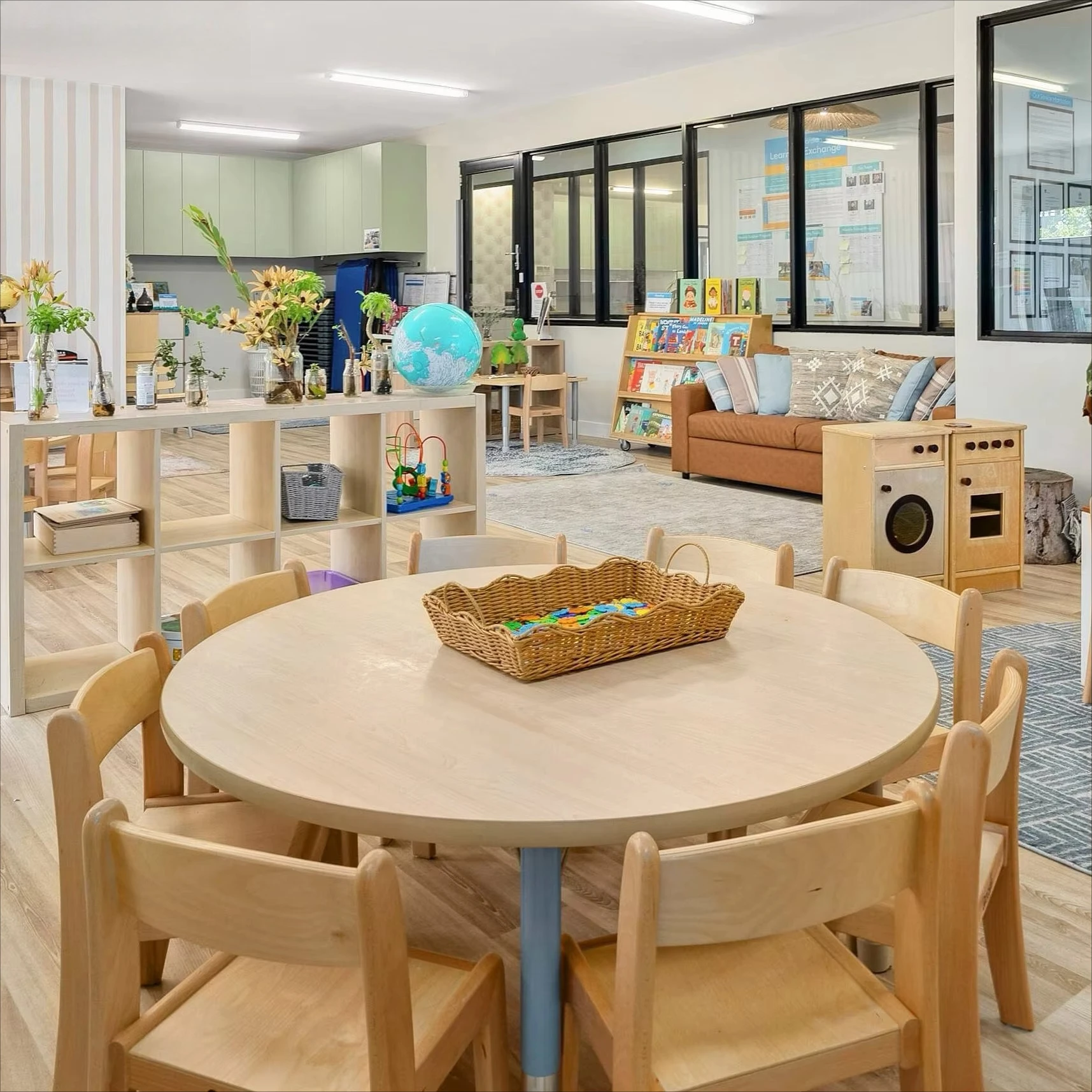 Montessori Kids Round Table and Chair Set Wooden Classroom Furniture for Preschool Kindergarten Daycare