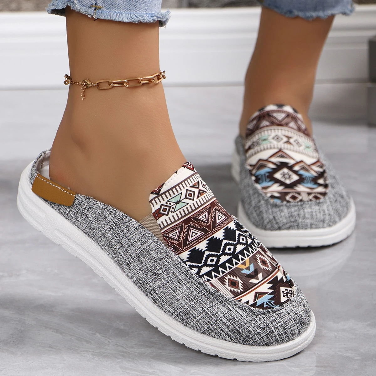 Spring Summer Women Round Toe Half Slippers Fashion Walking Shoes Color Matching Casual Comfortable Shallow Mouth Women Sneakers