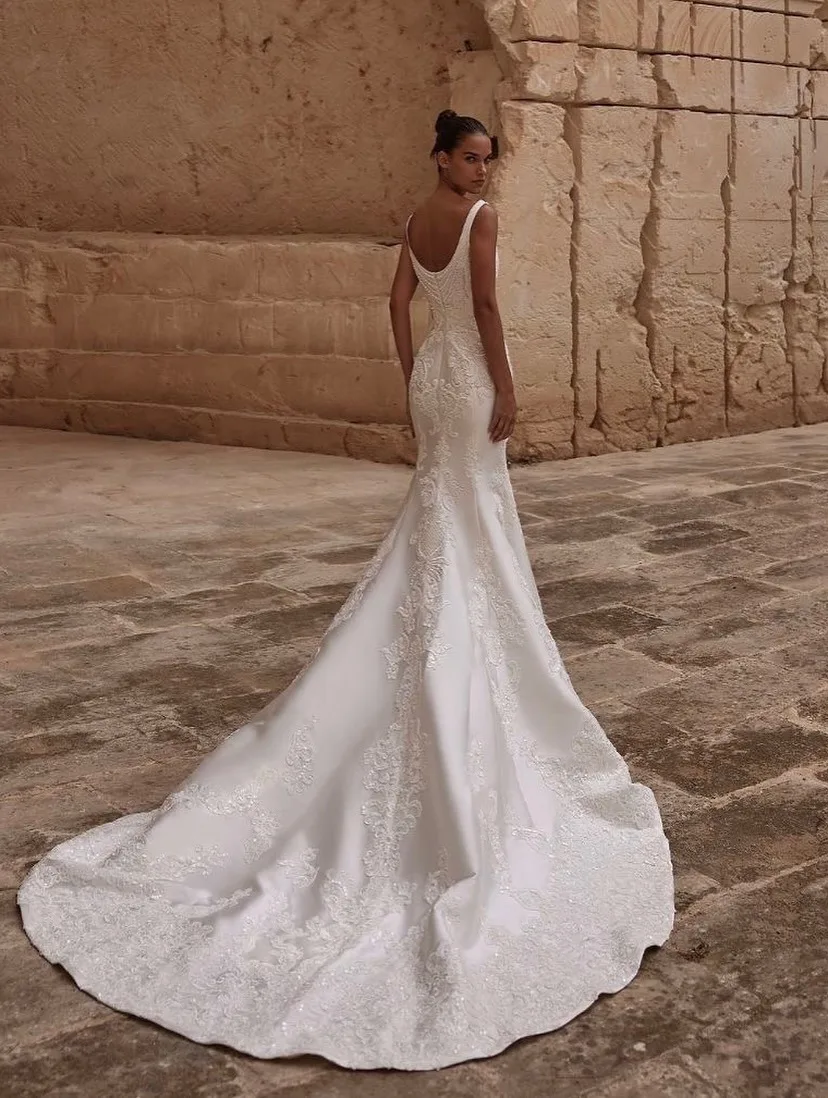 Abiti da sposa moderni con perle Appliques Abiti da sposa Senza spalline Principessa senza schienale Sirena Abiti da sposa personalizzati