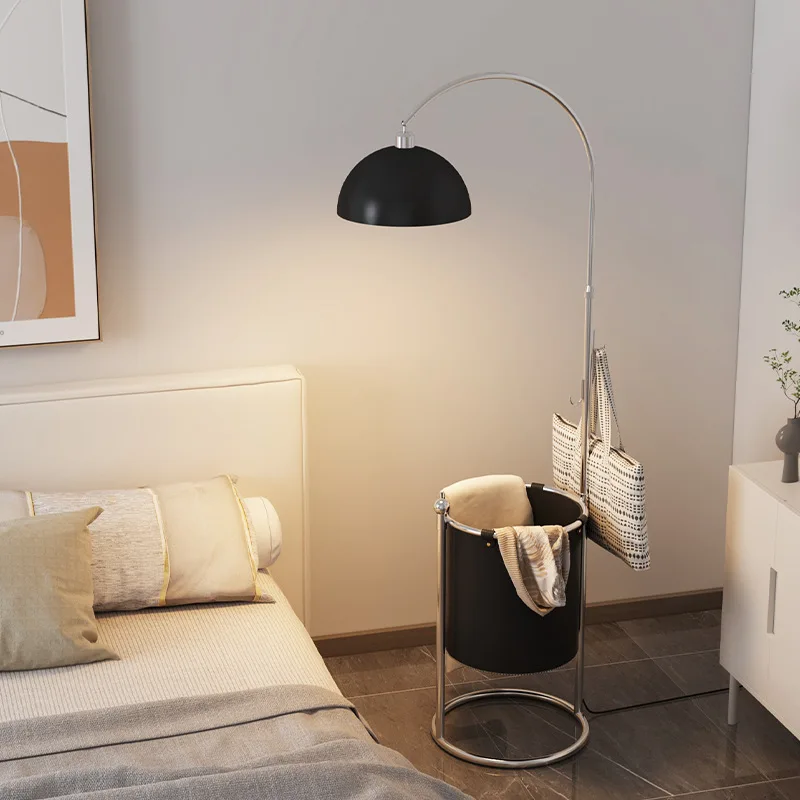 Support de table basse de luxe léger, lampe de canapé nordique intégrée, lampadaire haut de gamme pour chambre à coucher et chevet