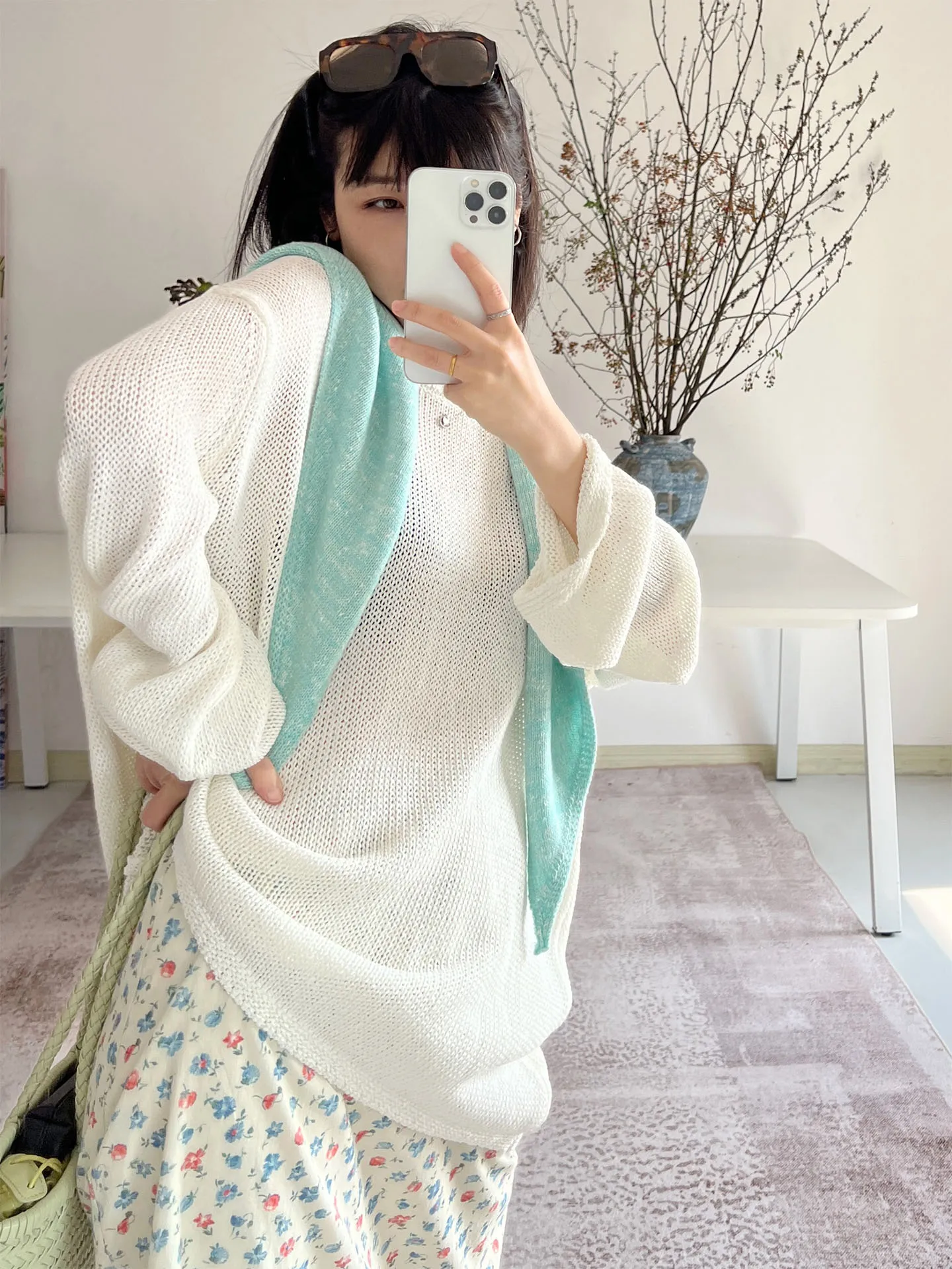 

Loose Fit Hollow out Knitted White Sweater 2026 Early Spring Casual Sle Long Sve Mid-Length Casual Knitwear for Women