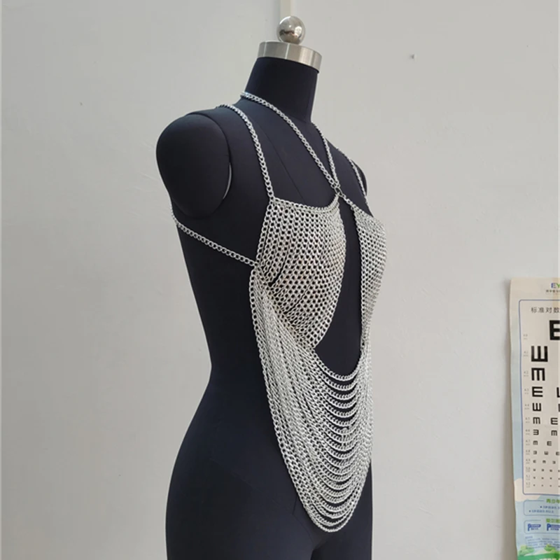 Großartiges 2026 Sommer Rückenfreies Nachtclub-Oberteil Sexy Körperkette Mehrschichtige Quasten-Accessoires Crop Tops Y2K Damen-Outfits – Detail 7