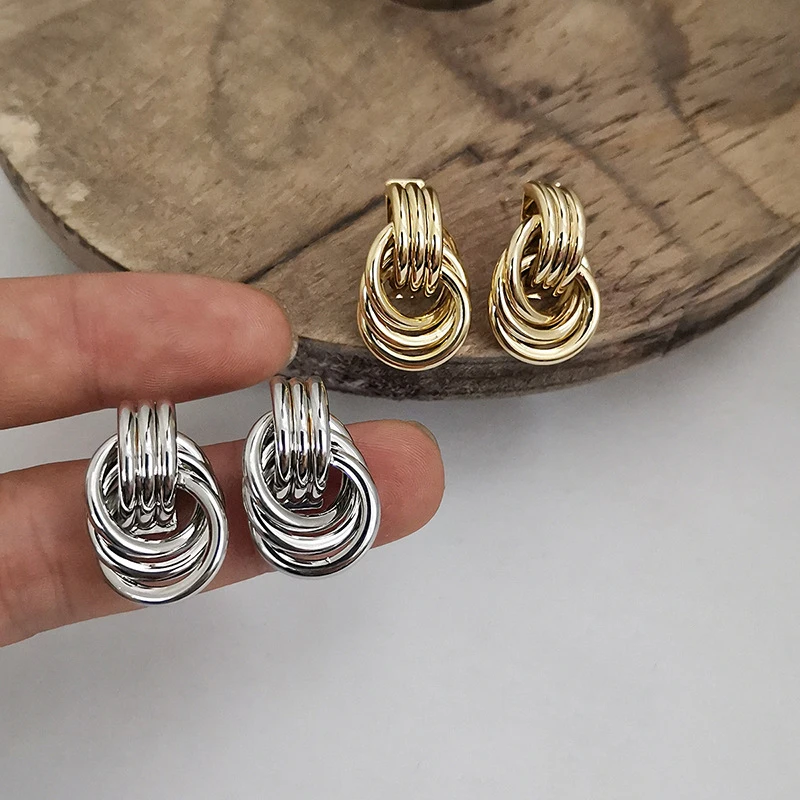 New Knitted Stud Earrings for Women Gold Color Metal Earrings for teens Twisted Circle Geometric Earrings boucle oreille femme