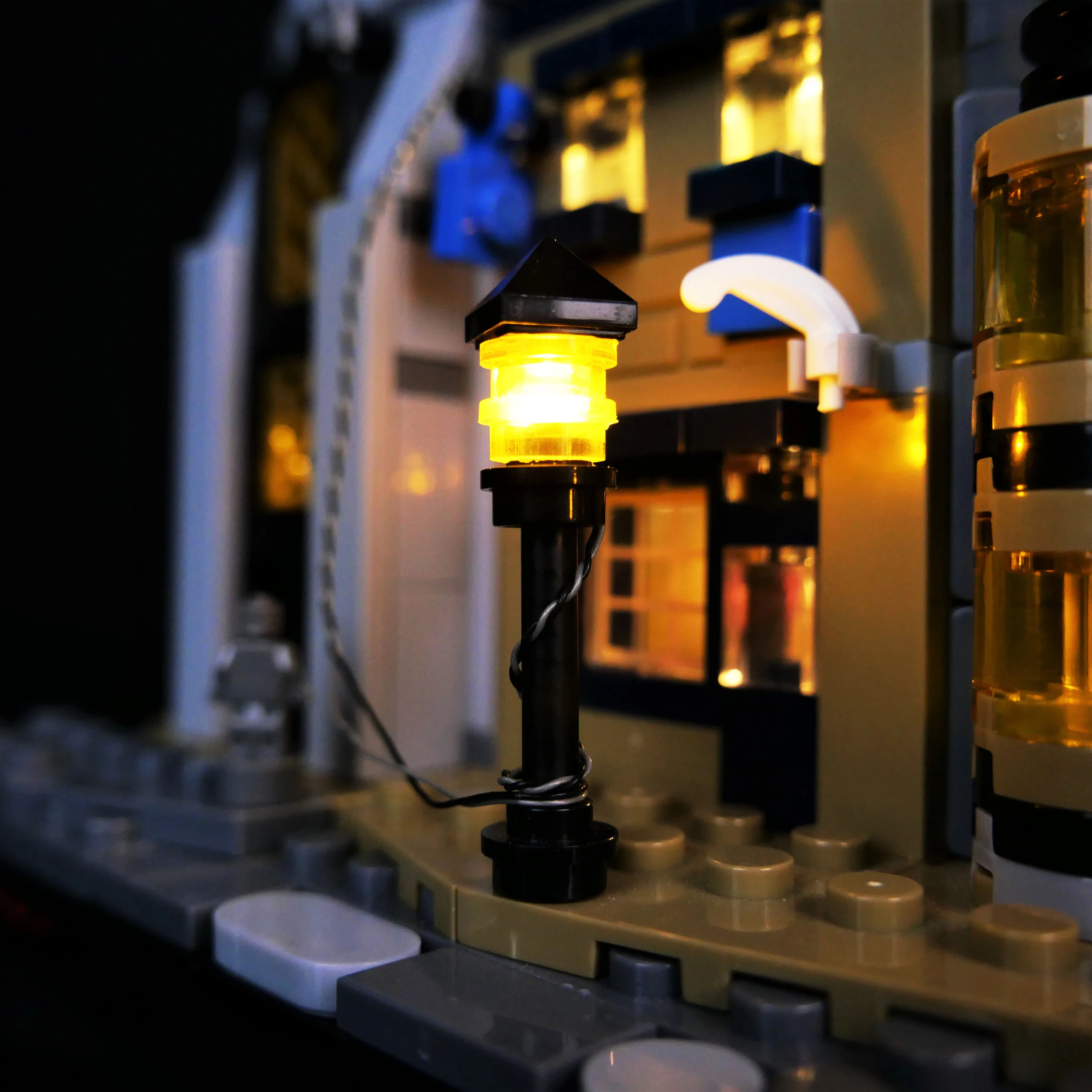 76444 Mini Diagon Alley Building Block LED مجموعة الإضاءة عن بعد الإضاءة الزخرفية لجامعات عرض النماذج (الأضواء فقط)