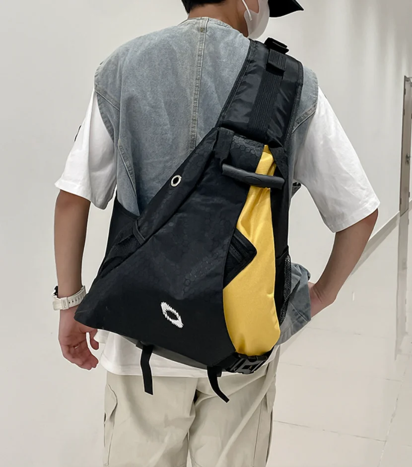 Large capacity chest bag, lightweight side back crossbody bag, multiple pockets suitable for outdoor sports travel and viajar 가방