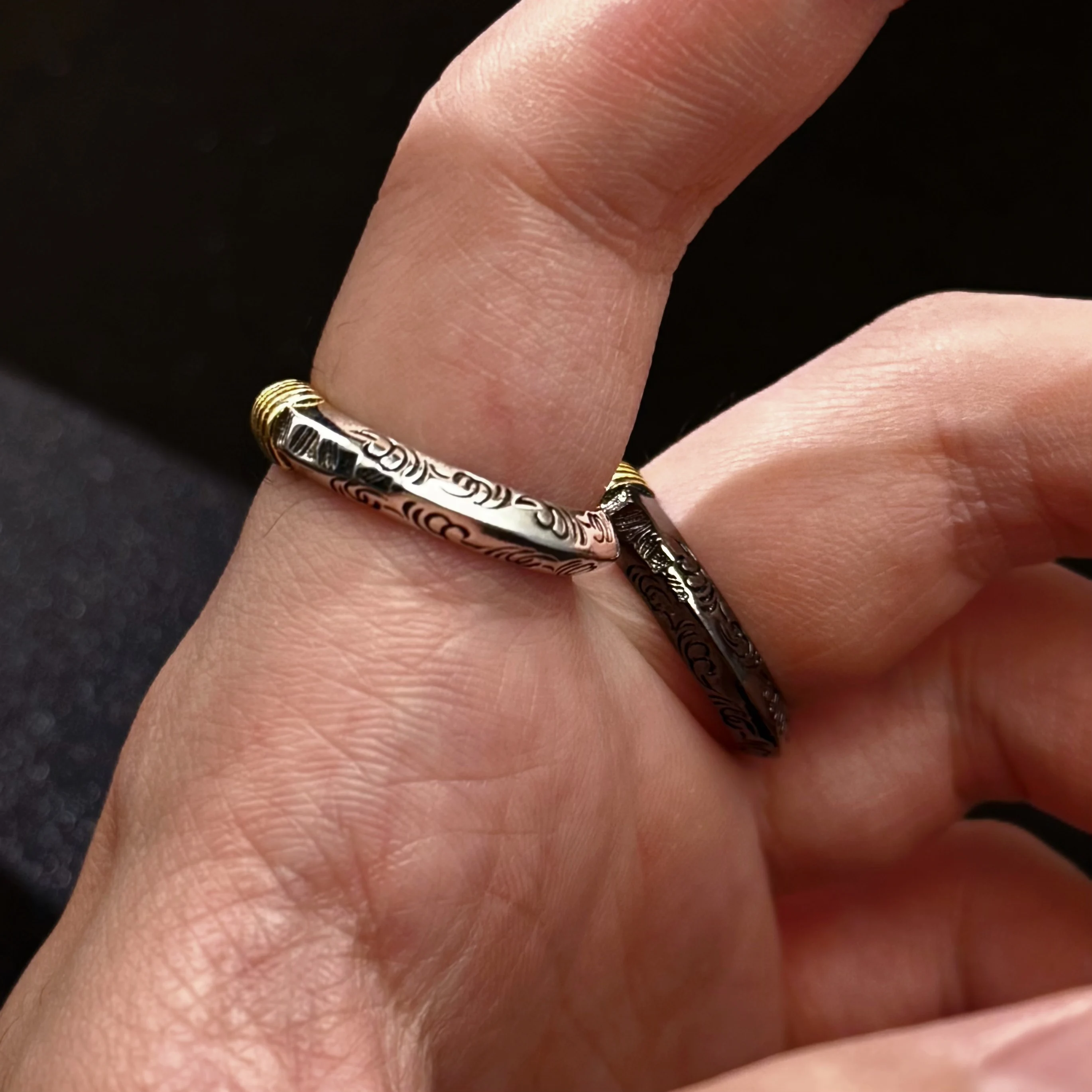 Retro-Tang-Gras-Muster Speerspitzen-Verstellbarer Offener Ring für Männer, Versilbertes Messing, Punk-Gothic Edgy Schmuck-Accessoire, Geschenk – Detail 8