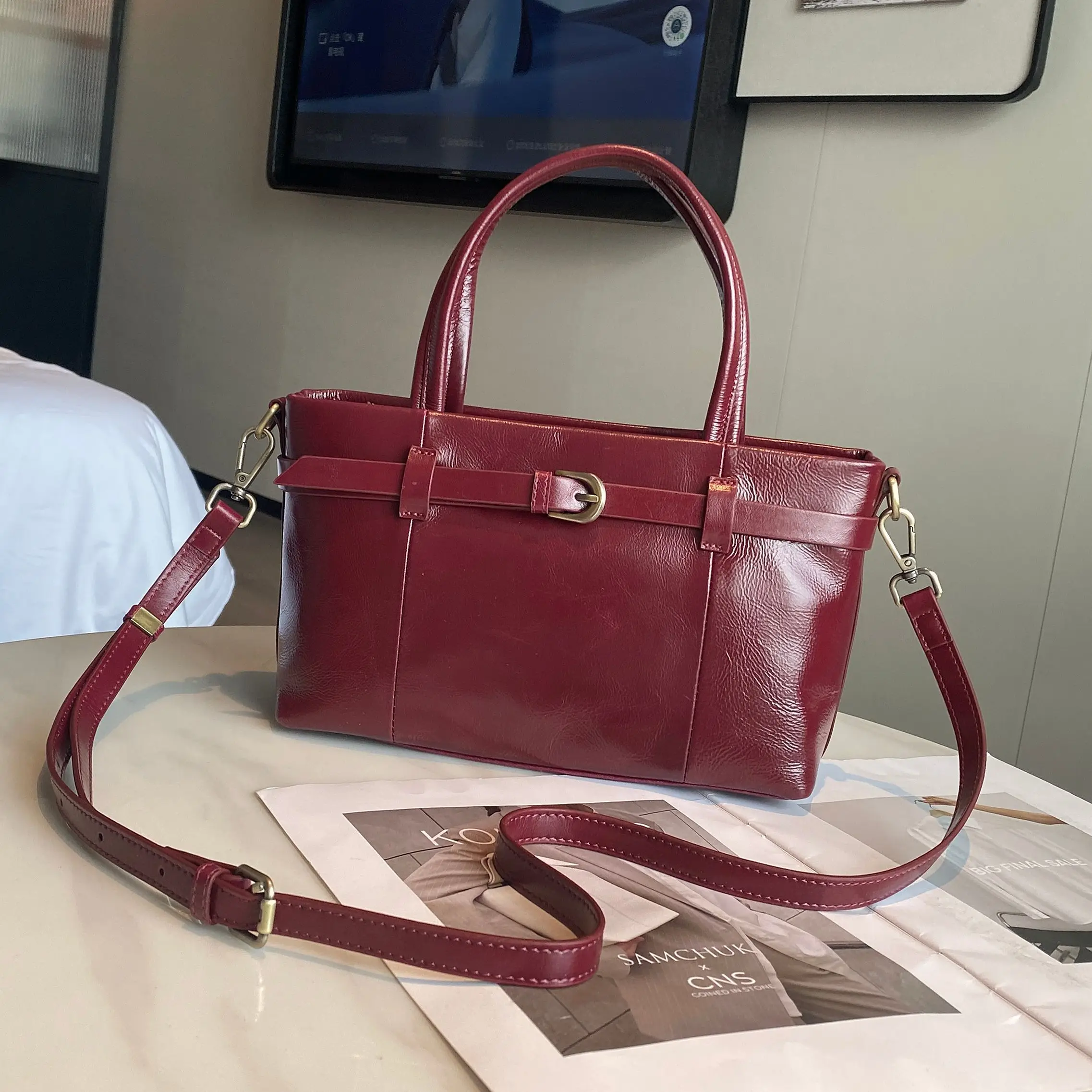 

Новая женская сумка через плечо из натуральной коровьей кожи класса люкс, дизайнерская, высококачественная, из воловьей кожи, для женщин