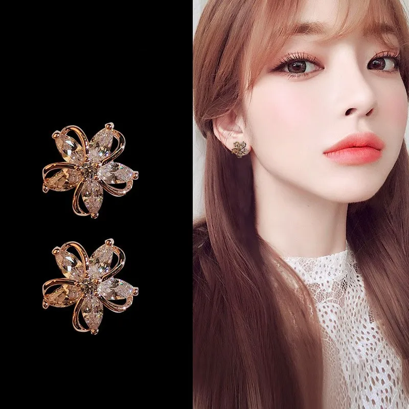 925 Silver Needle Korean Fashion Crystal Flower Earrings For Women Jewelry 2024 Trending New Luxury Zircon Flowers Stud Earrings