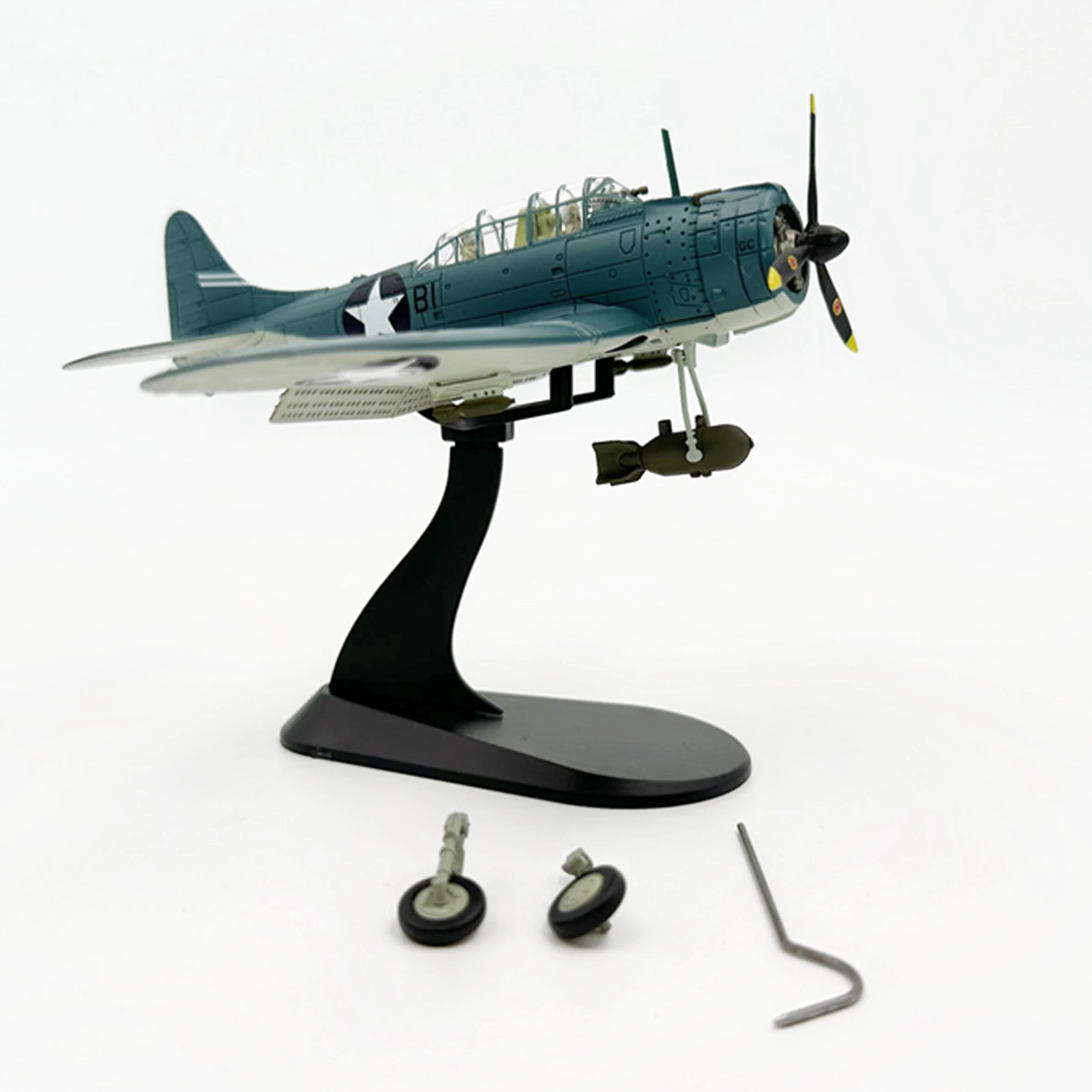 1: 72 WLTK WW2 US SBD fighter model (Midway Battle Best) cockpit closed state Half alloy collection model