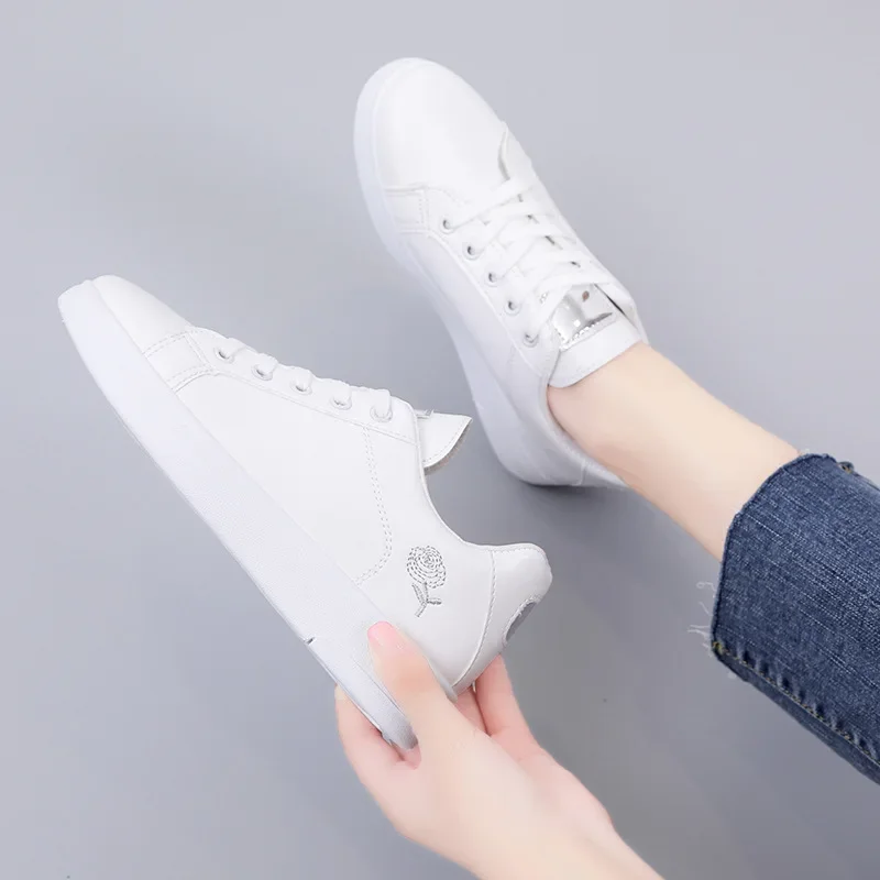 Shoes 2024 Women Running Spring Autumn Fashion White Breathable Embroidered Flower Lace-Up Casual Sneakers Zapatos De Mujer