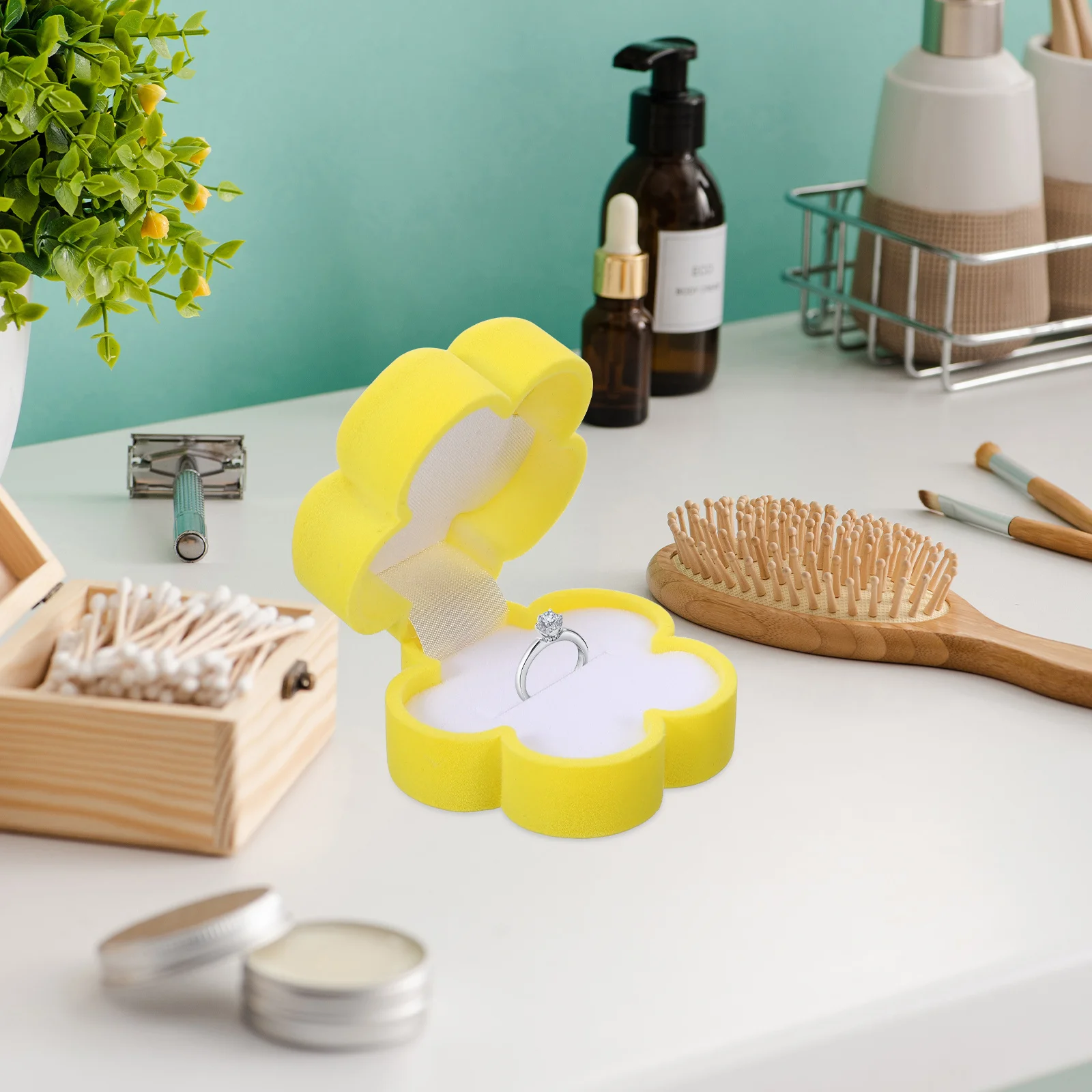 

Stylish Yellow Flower Shaped Wedding Ring Box Small Jewelry Case for Rings and Ear Studs Decorative Storage Gift