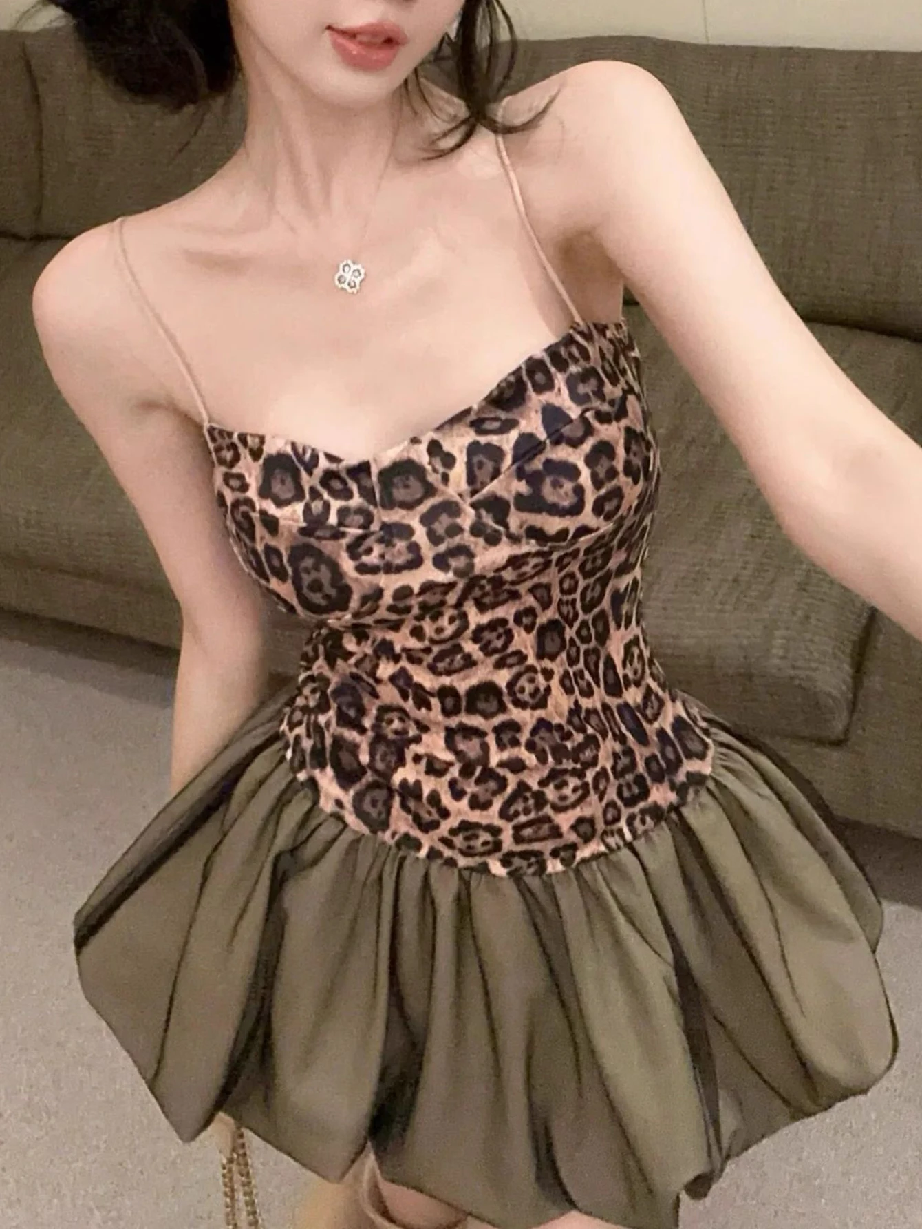 Minivestido sin mangas con cuello cuadrado para mujer, vestido coreano bonito con estampado de leopardo, camisola de calle con burbujas, otoño