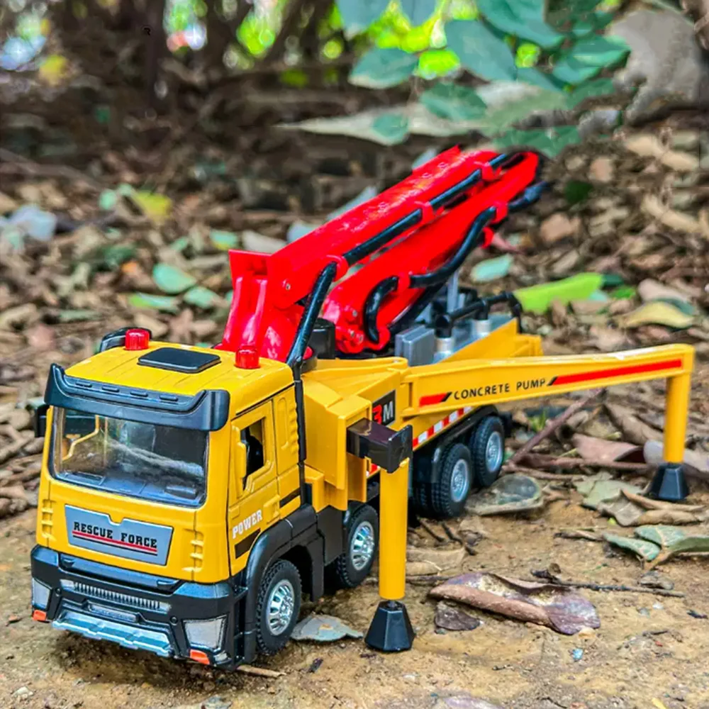 1:32 Alloy Cement Concrete Pump Truck Model Toys Car Diecast Engineering Car Sound Light Pull Back Miniature Toy Children's Gift