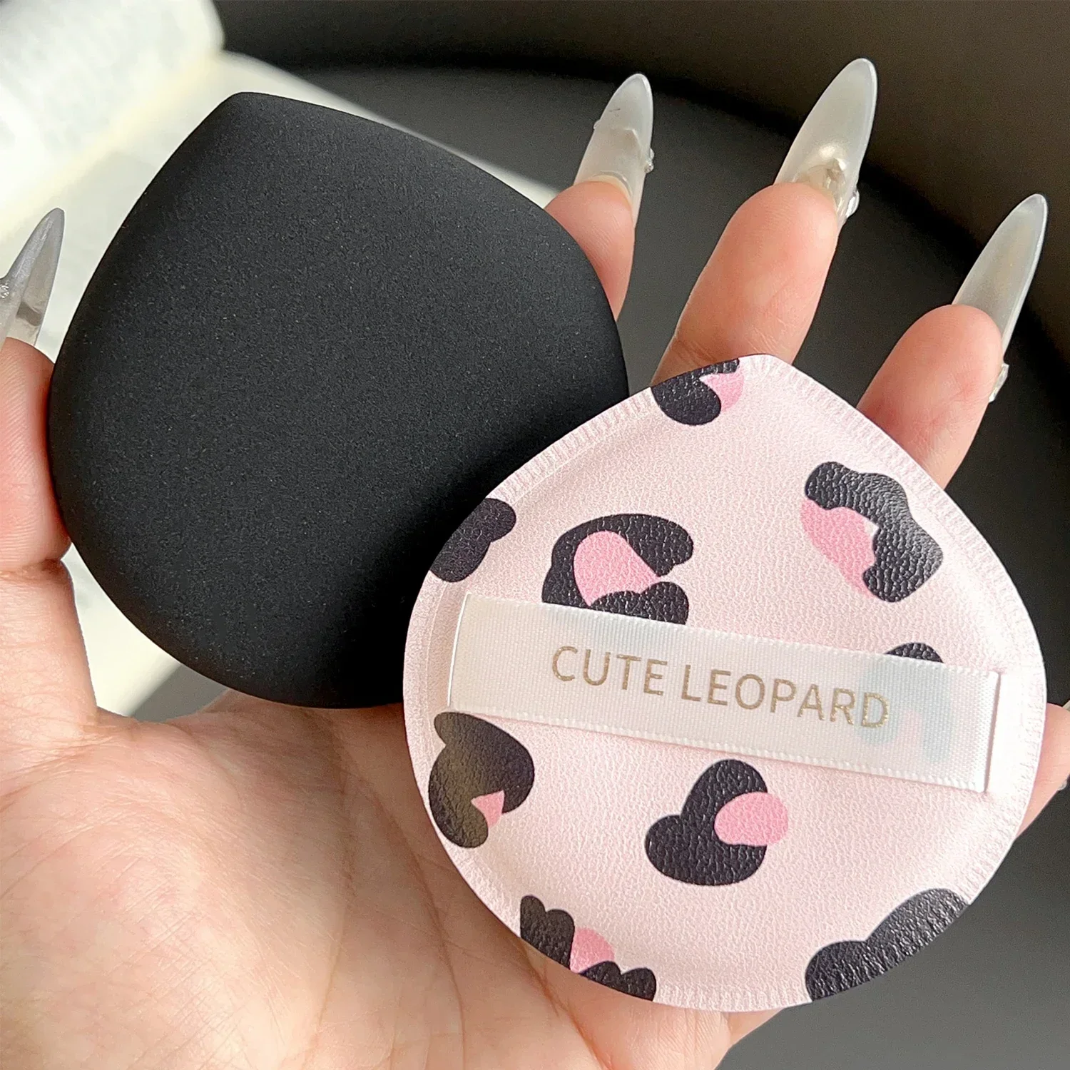 สีชมพูเสือดาวพิมพ์ Air Cushion พัฟเครื่องสําอาง Soft Dual ใช้แห้งและเปียก Liquid Foundation คอนซีลเลอร์ฟองน้ําแป้งแต่งหน้าพัฟ