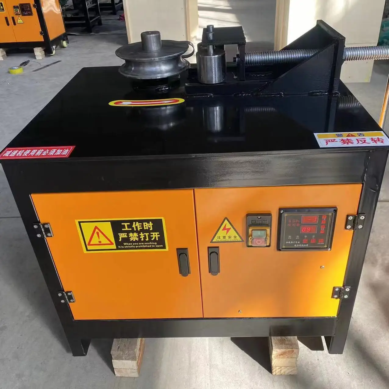 Manufacture and sale LWG26 38 51 76 CNC hydraulic semi-automatic pipe bender