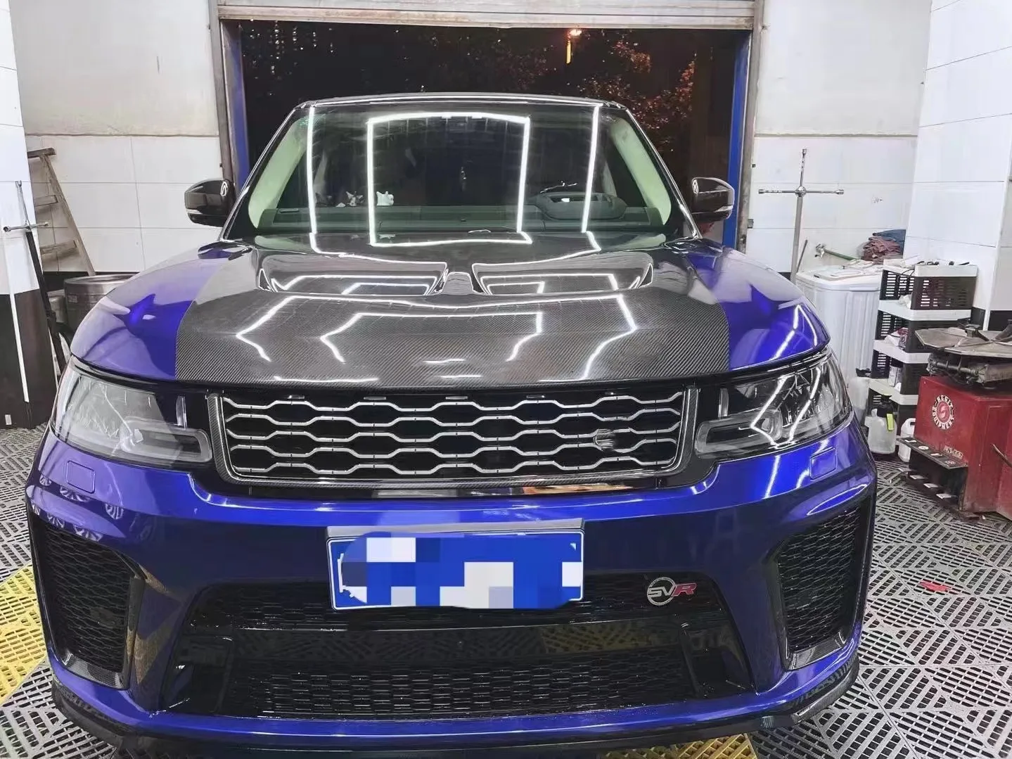 

Подходит для Land Rover Sport, капот из углеродного волокна, улучшенный оптоволоконный капот в стиле SVR