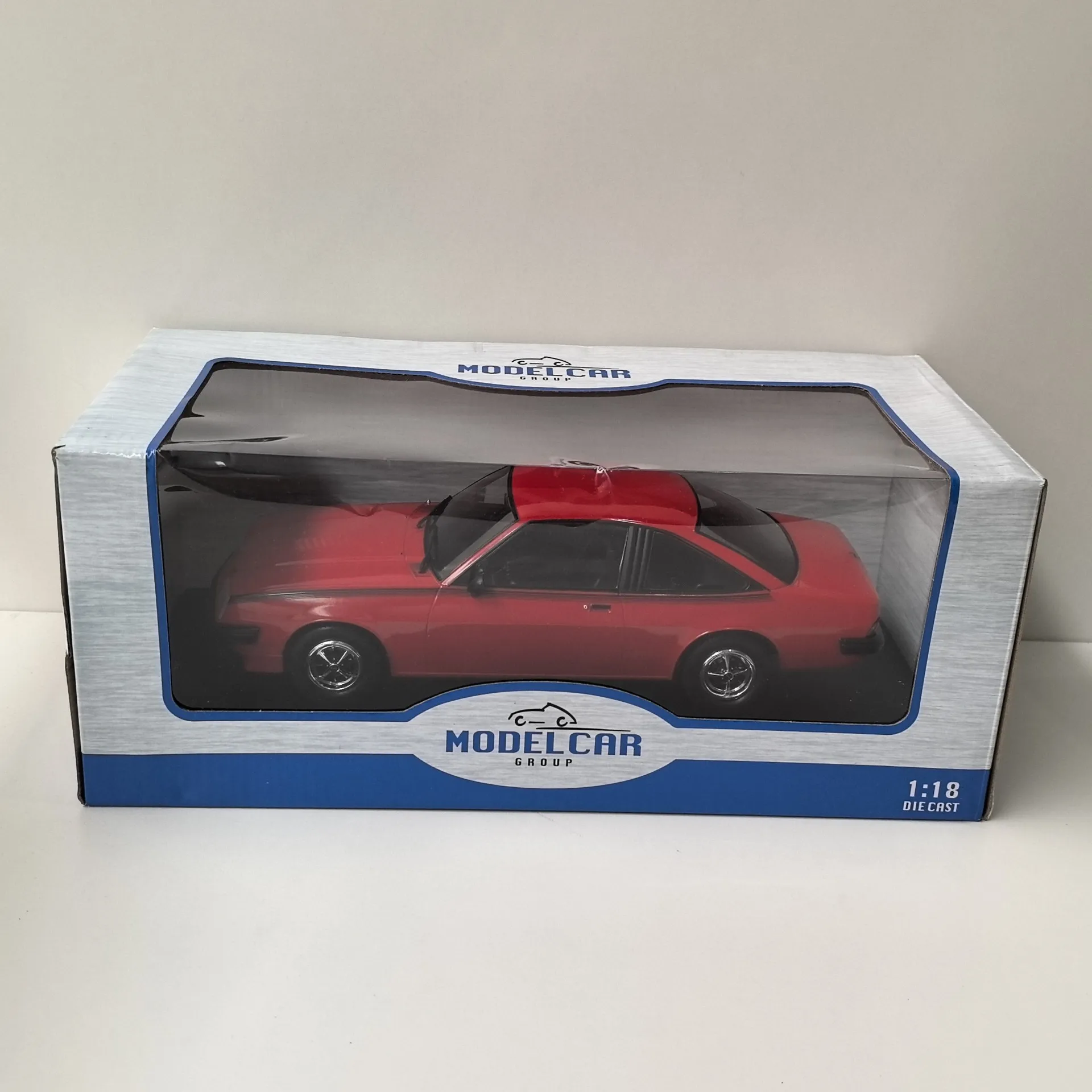 modele-de-voiture-en-alliage-moule-sous-pression-mcg-echelle-1-18-opel-manta-b-opel-e8
